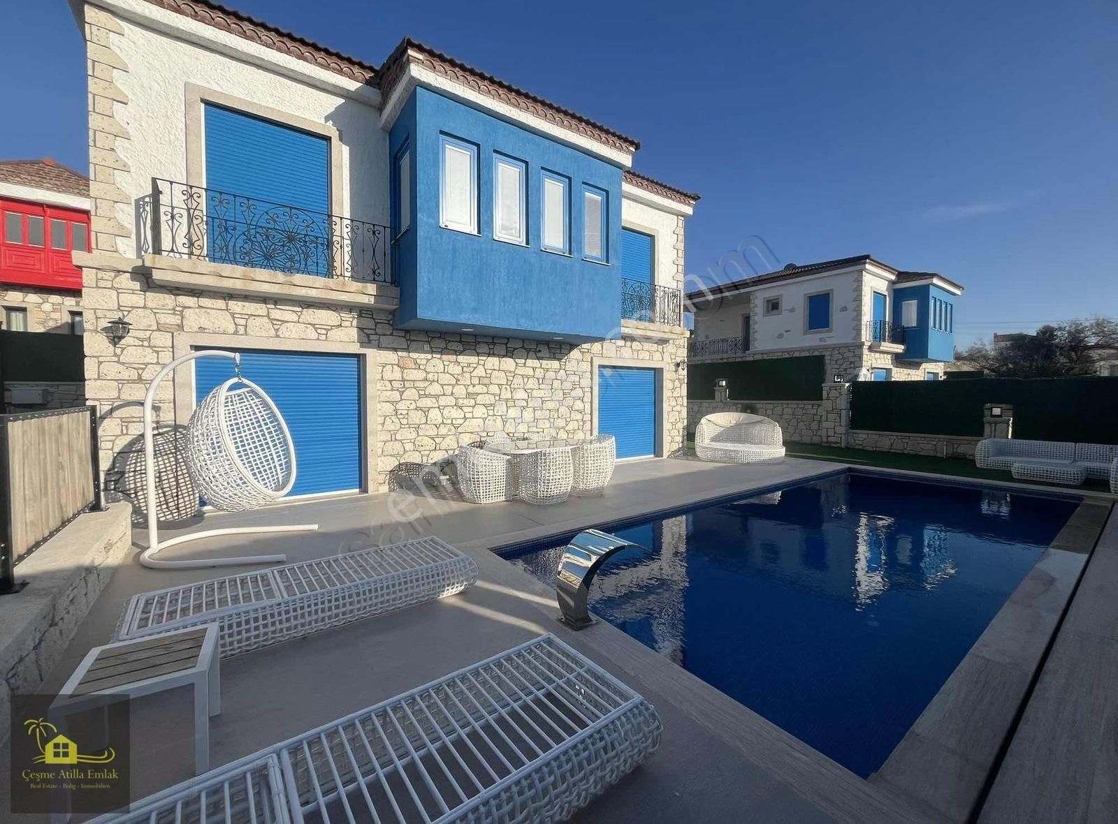 Çeşme'de Satılık Tam Müstakil 4+1 420 M2 Arsa Paylı - Görsel 7