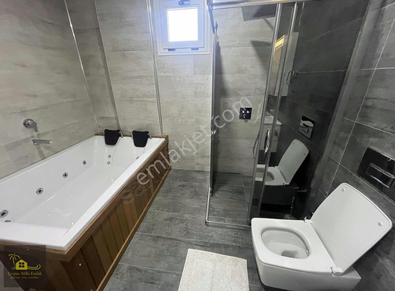 Çeşme'de Satılık Tam Müstakil 4+1 420 M2 Arsa Paylı - Görsel 12