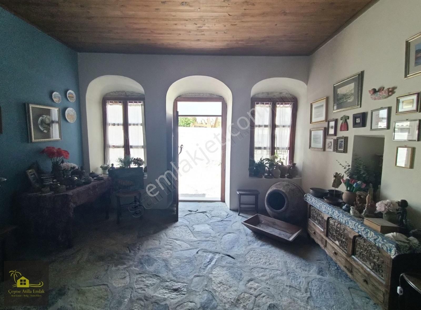 Çeşme Merkez'de Butik Otel Olmaya Müsait Eski Taş Rum Evi - Görsel 27