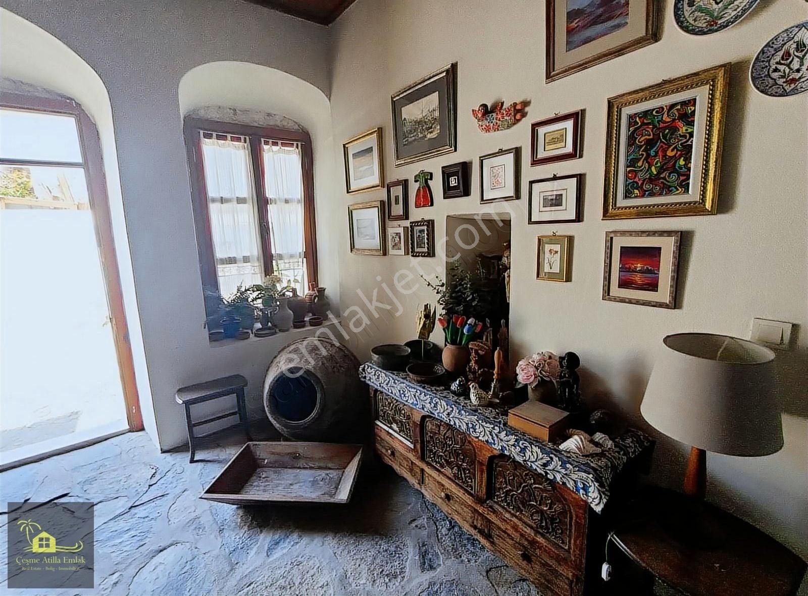 Çeşme Merkez'de Butik Otel Olmaya Müsait Eski Taş Rum Evi - Görsel 9