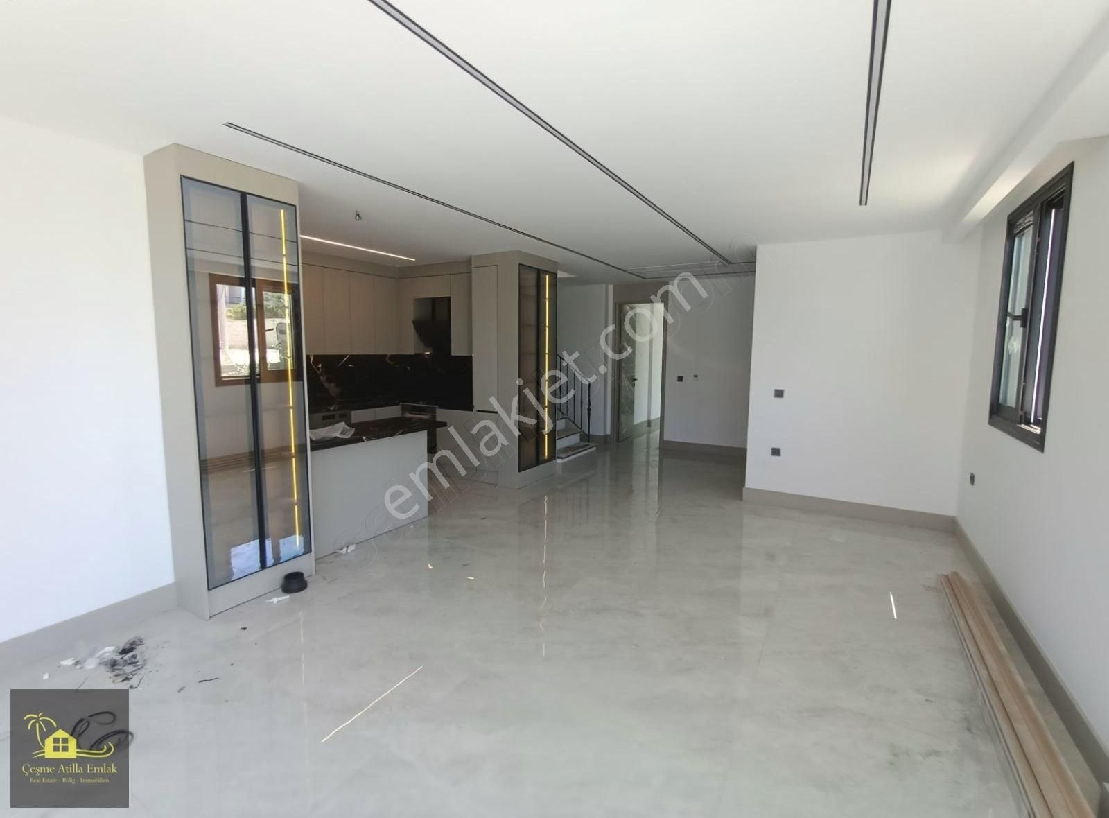 Çeşme'de Satılık Deniz Manzaralı 4+1 Müstakil Havuzlu Atilla - Görsel 20