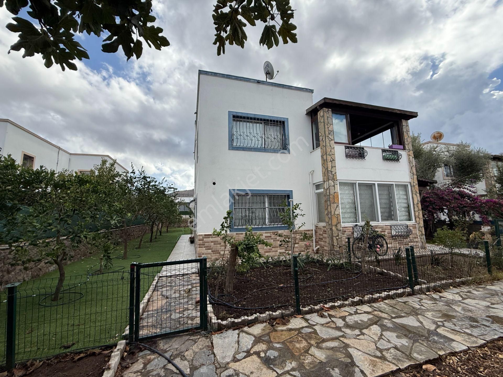 Bodrum Turgutreis Merkezde Marinaya 100 Metre Mesafede Satılık 3+1 2.kat Daire - Görsel 3