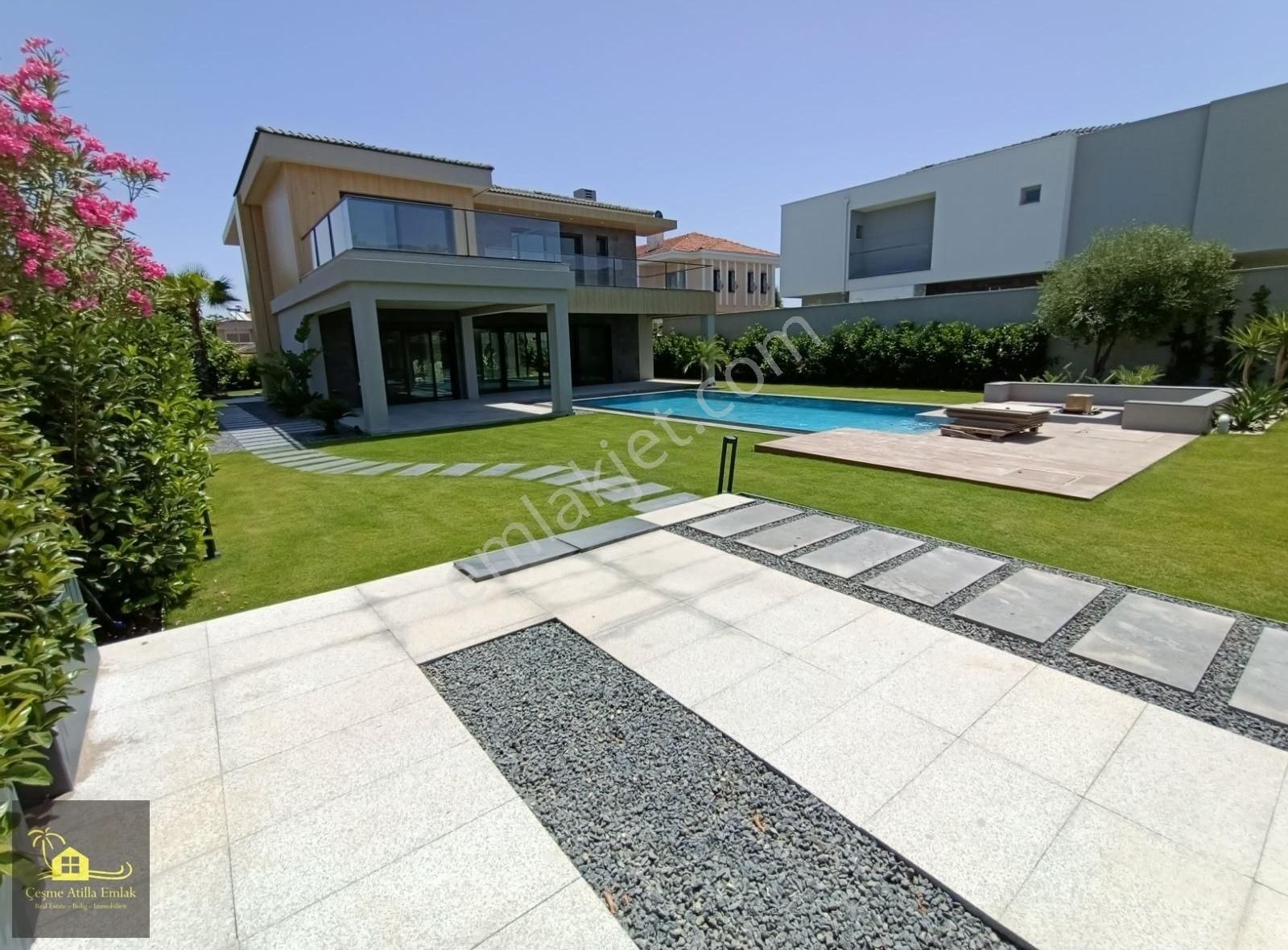 Çeşme Ilıca Mağmurbaba'da Tam Müstakil Malikhane - Görsel 3