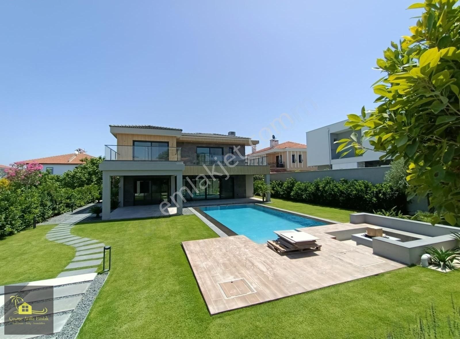 Çeşme Ilıca Mağmurbaba'da Tam Müstakil Malikhane - Görsel 13