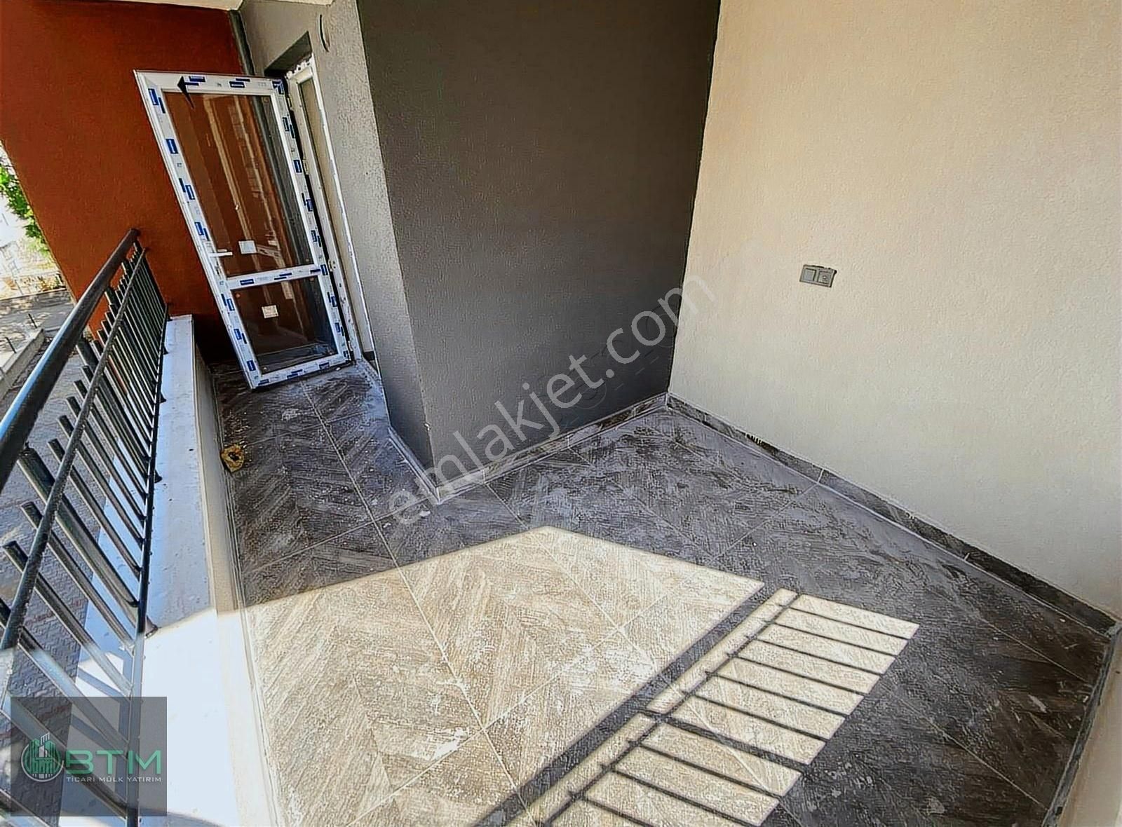 Selçuklu Mah.'de Güney-ön Cadde Cp. 2+1 Sıfır Ara Katta Daire! - Görsel 13