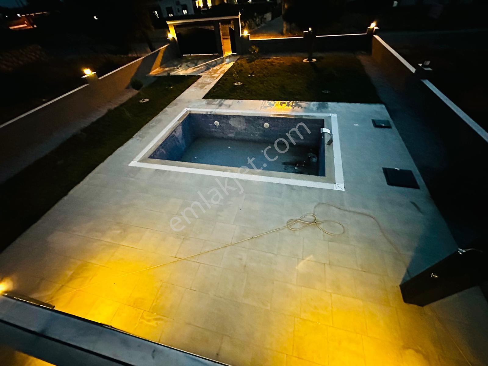 Didim Yeşiltepede Merkezi Konumda 700 M2 Arsa İçinde 4+1 Lüks Villa - Görsel 34