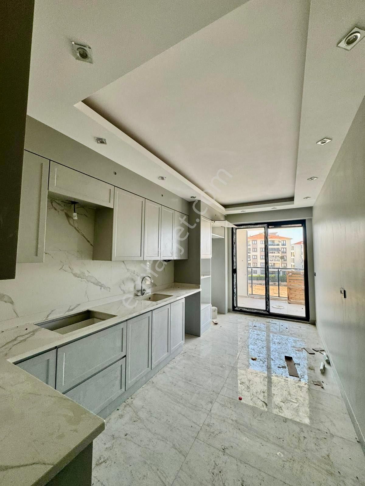 Yenişafakta 2+1 Sıfır Asansörlü Satılık Daire - Görsel 6