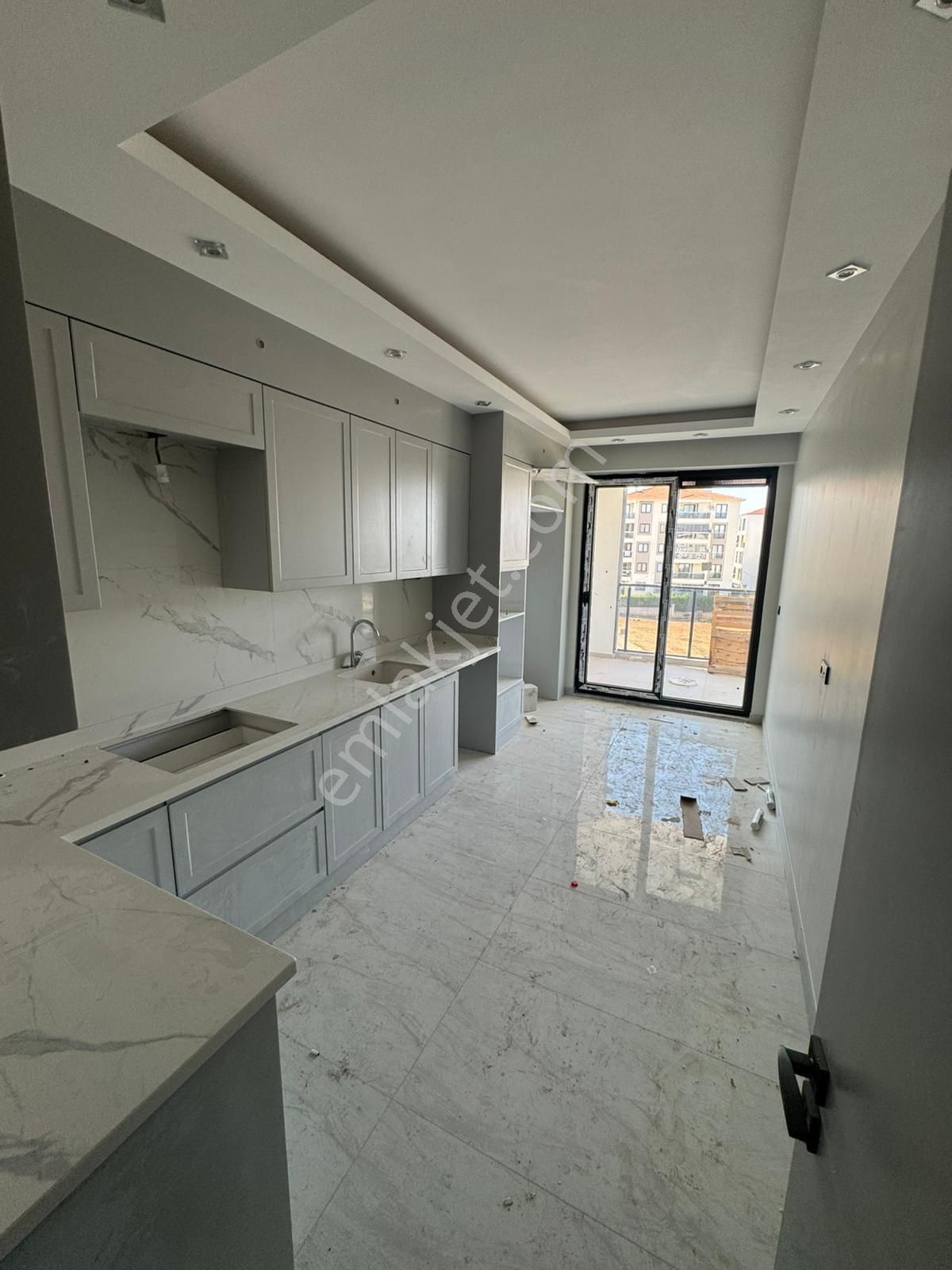 Yenişafakta 2+1 Sıfır Asansörlü Satılık Daire - Görsel 2