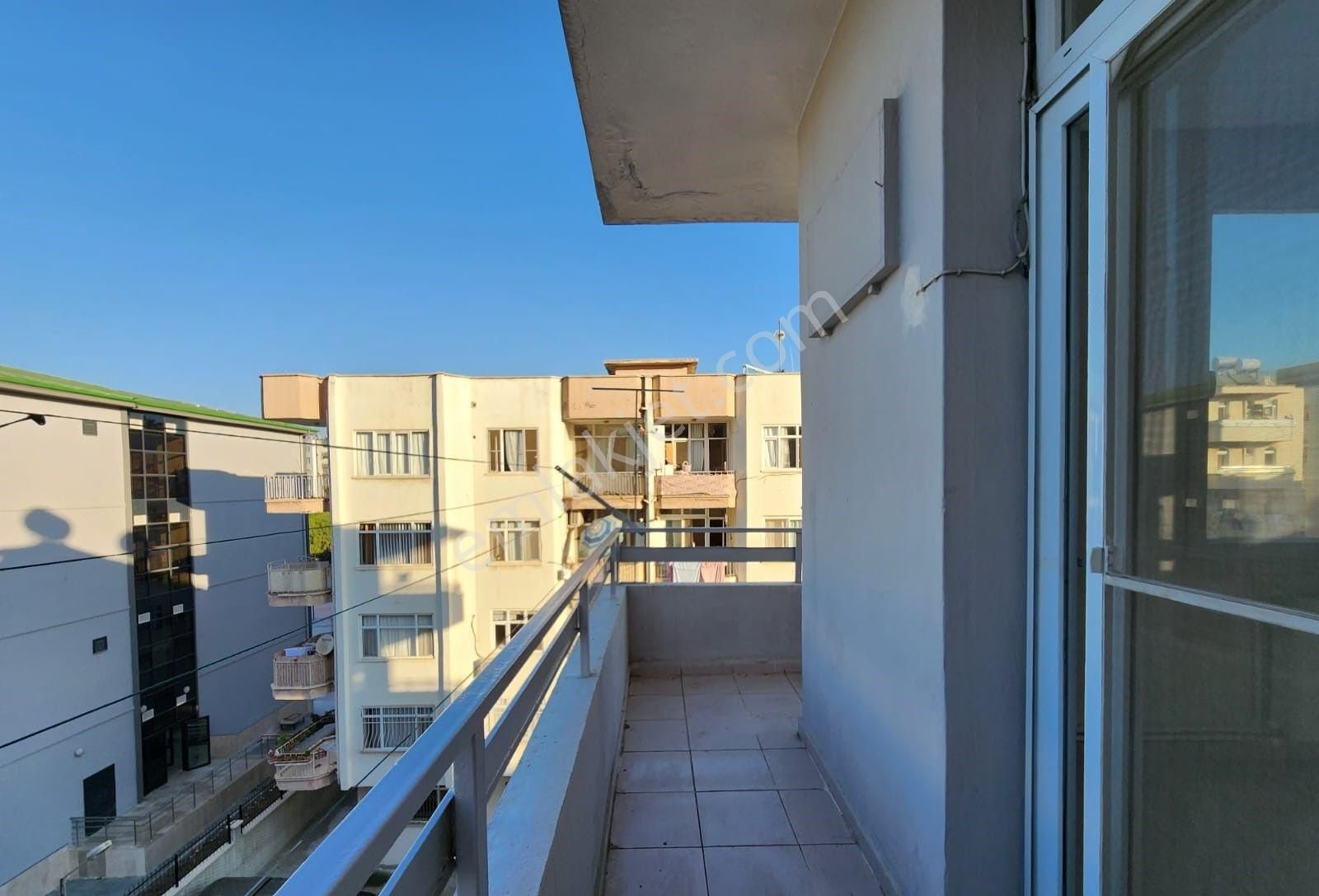 Karınca'dan Pirireis'de Sahile Yakın Etrafı Açık 3+1 Satılık!! - Görsel 19