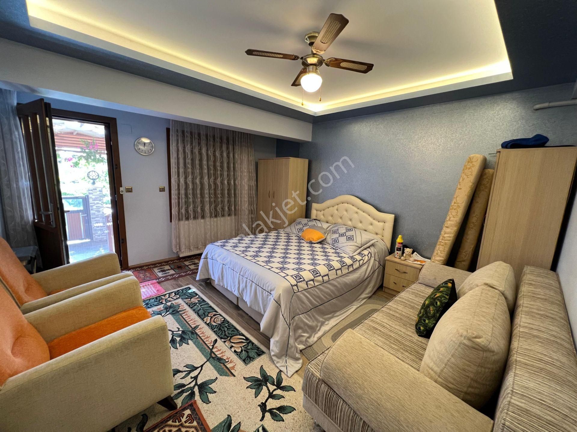 Urla Atatürk Mah.de Giriş Kat 2 Yatak Odalı Satılık Müstakil Ev - Görsel 15