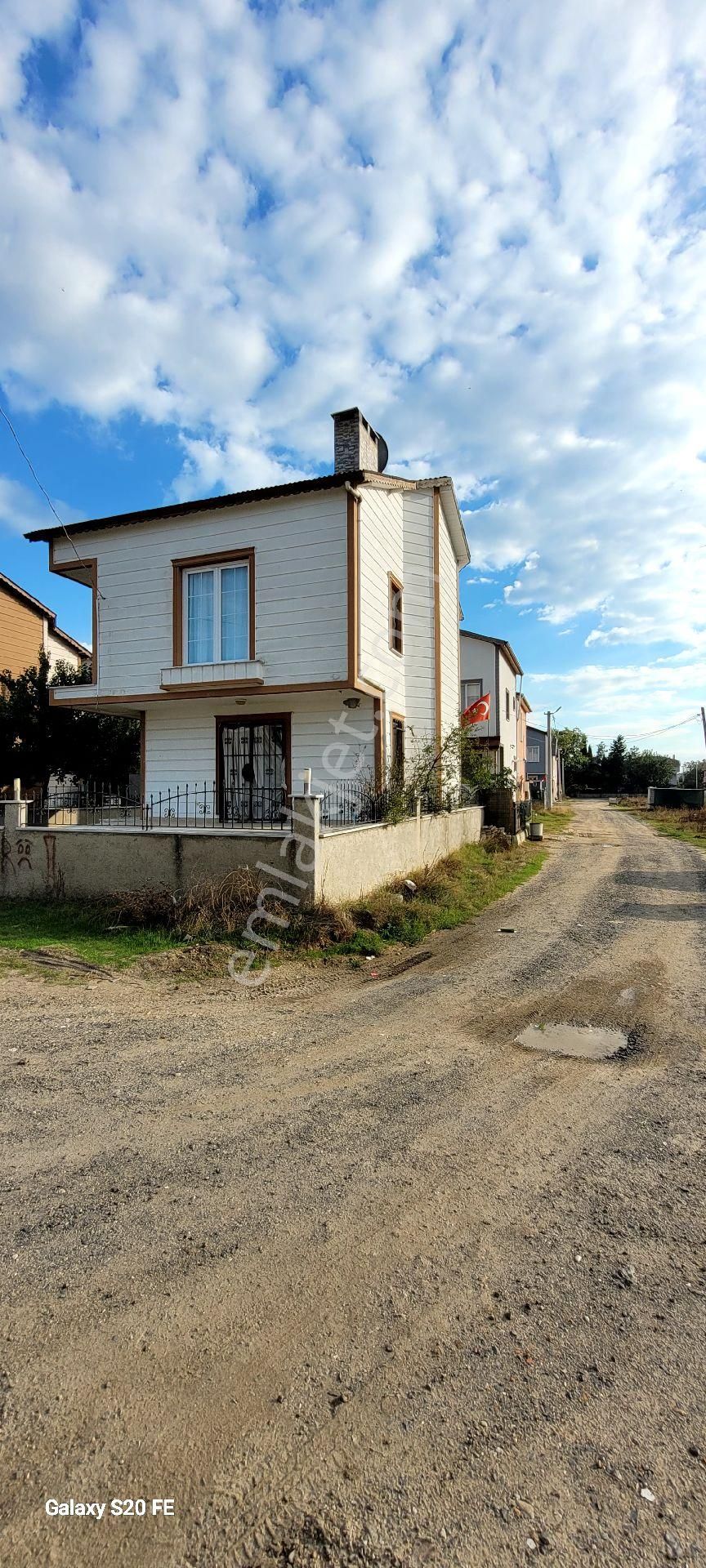 Satılık Villa Denize 500 Metre Mesafede Sultanköy Mh'de