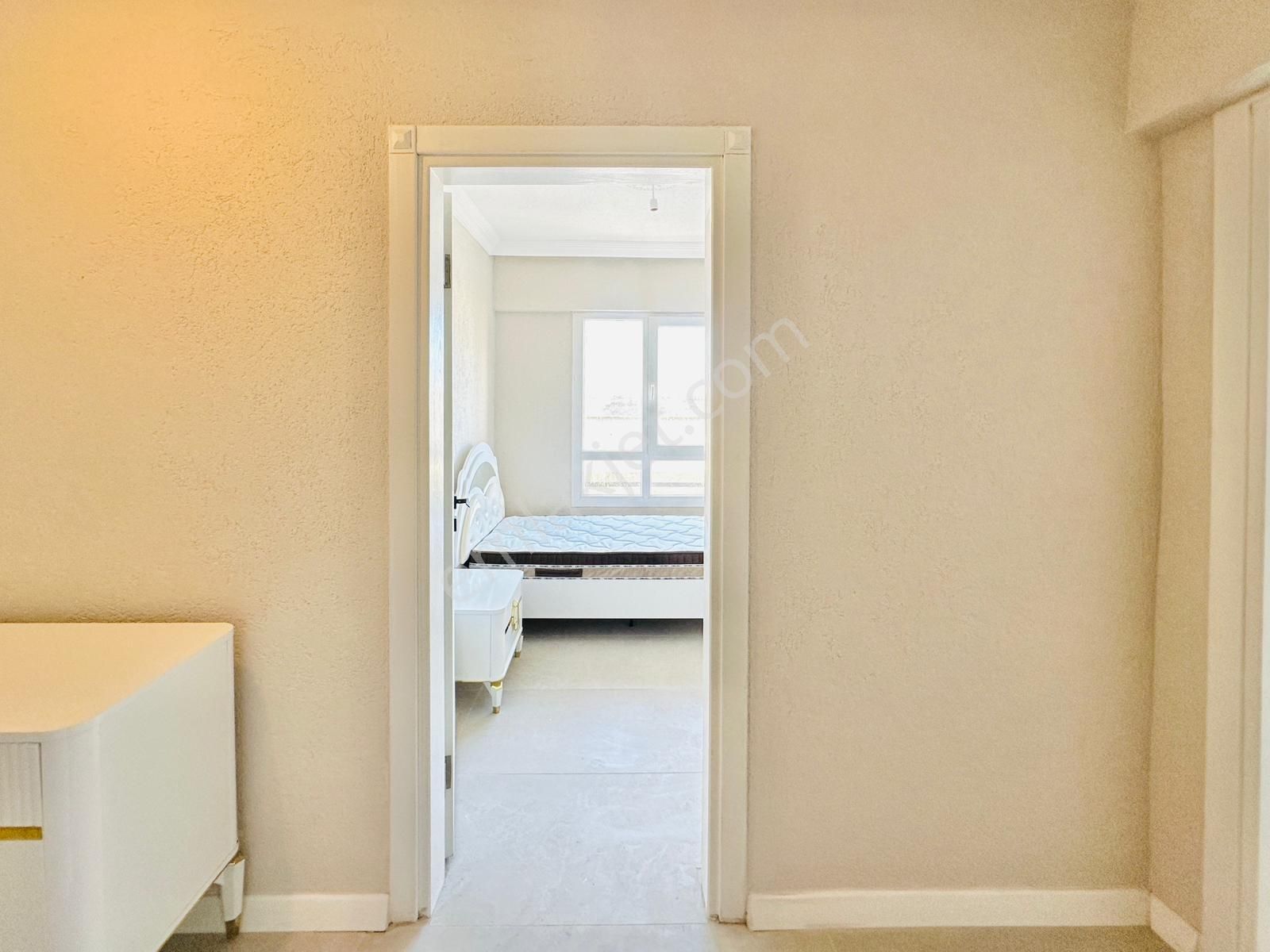 Marinaya 150m Mesafede Tadilatlı Eşyalı 2+1 Daire Kiralık - Görsel 2