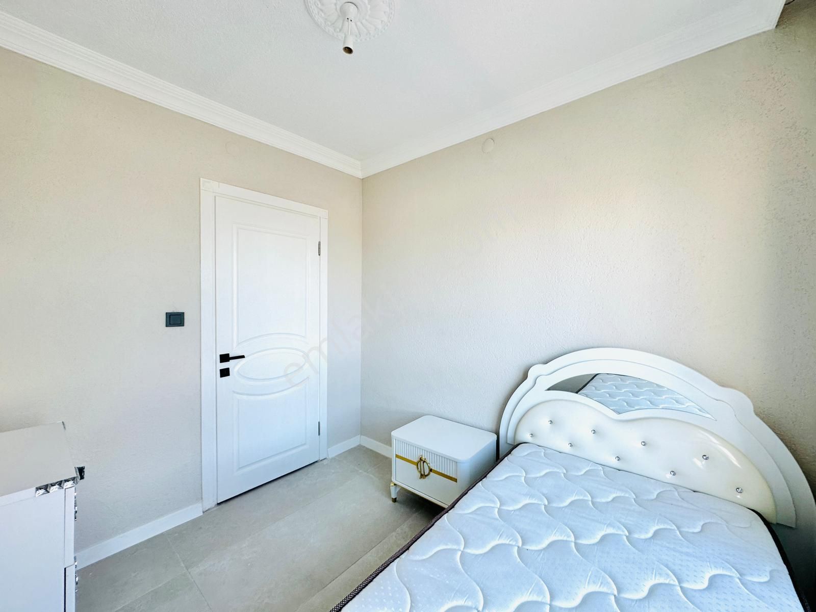 Marinaya 150m Mesafede Tadilatlı Eşyalı 2+1 Daire Kiralık - Görsel 12