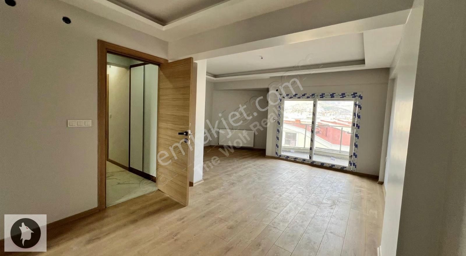 Karşıyakada Satılık Daire 4+1 Dubleks 2 Bağımsız Bölüm Lüks - Görsel 32