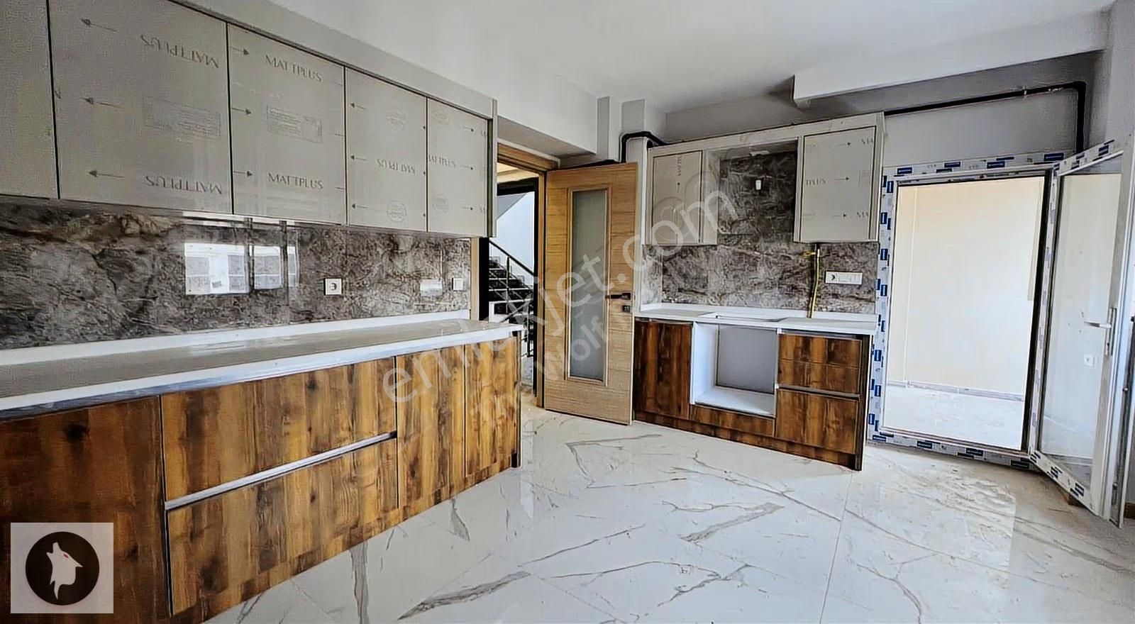 Karşıyakada Satılık Daire 4+1 Dubleks 2 Bağımsız Bölüm Lüks - Görsel 2