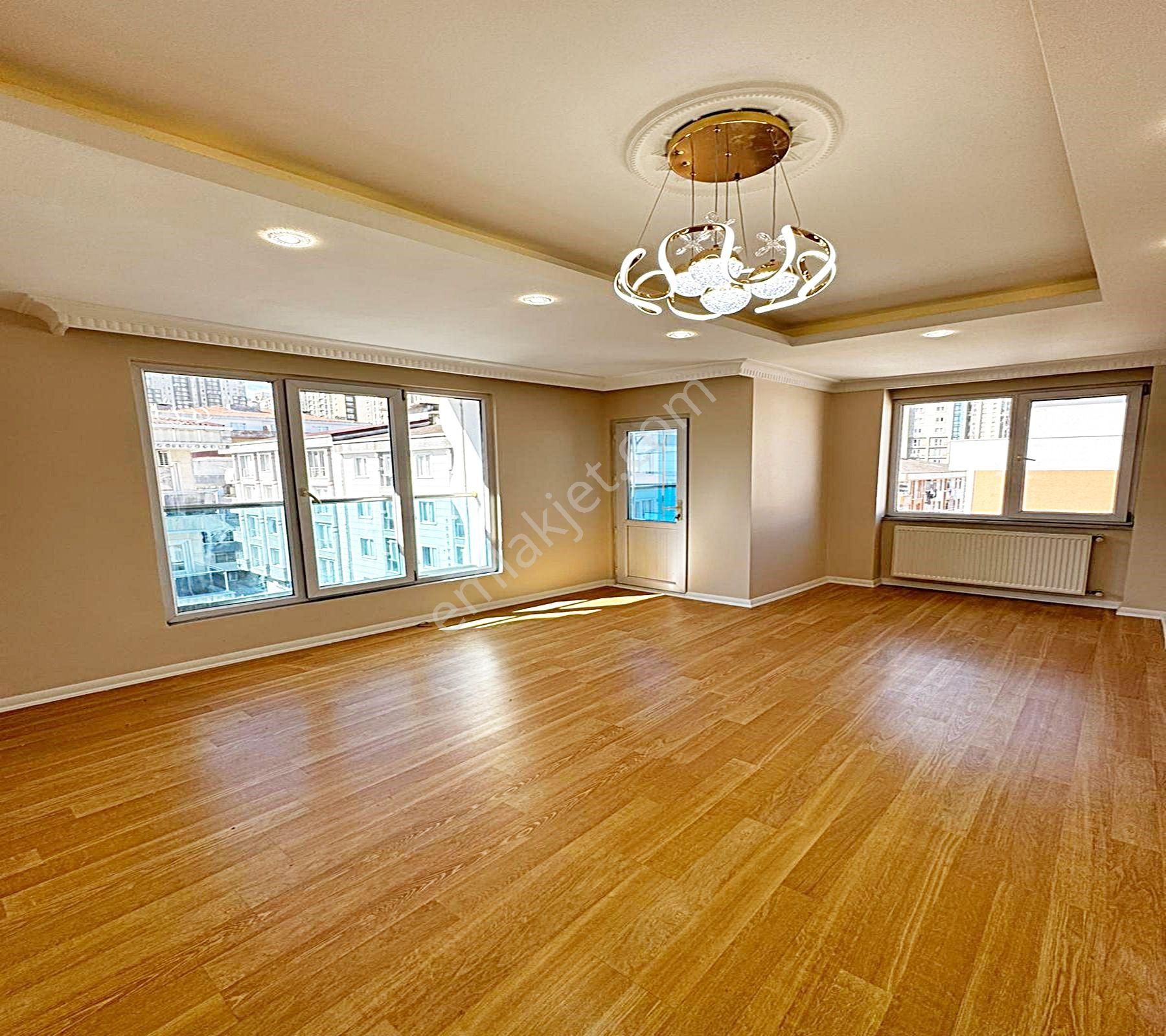 Metrobüse Çok Yakın 2+1 Ferah Temiz Yeni Sorunsuz Satılık Daire