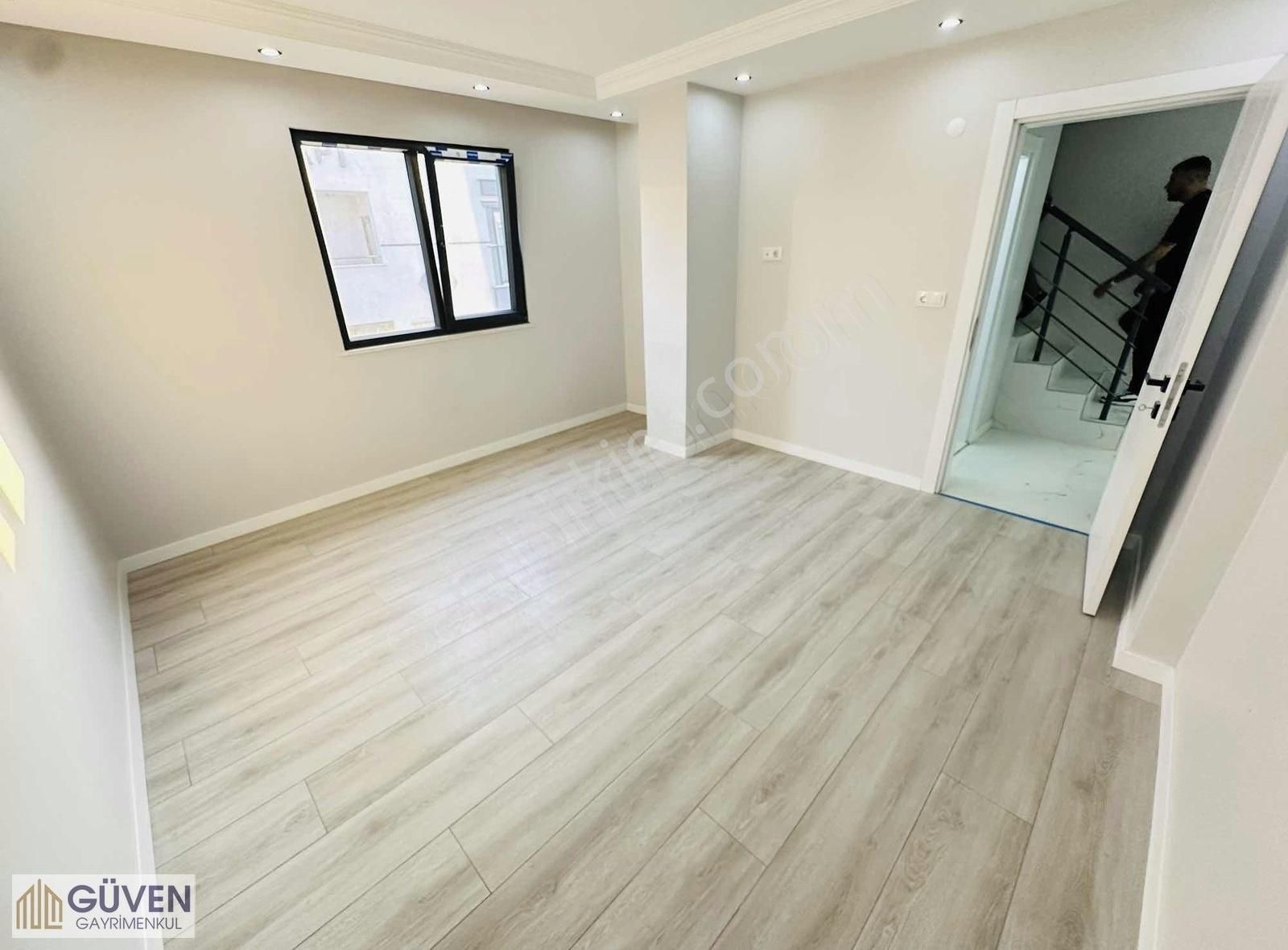 Kültür Merkezi Dibinde 4+1 220m2 Asans Kap.oto Geniş Dublex - Görsel 3