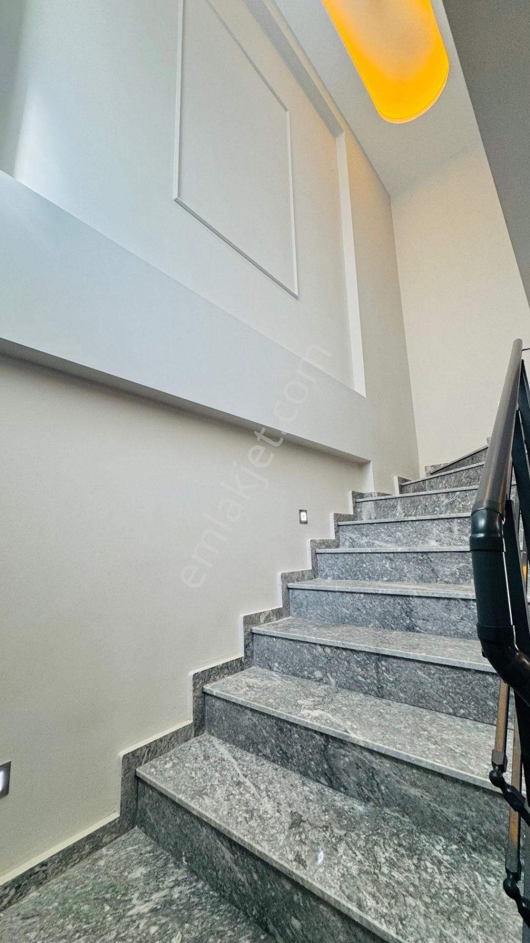 ** Kupon Emlak'tan Zeytinlide Özel Tasarım Satılık Villa** - Görsel 26