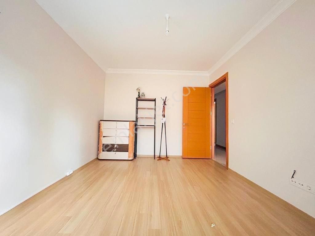 İdealtepede 45.000 Kiracılı Yatırımlık Yeni Binada Bahçeli 3+1 - Görsel 17