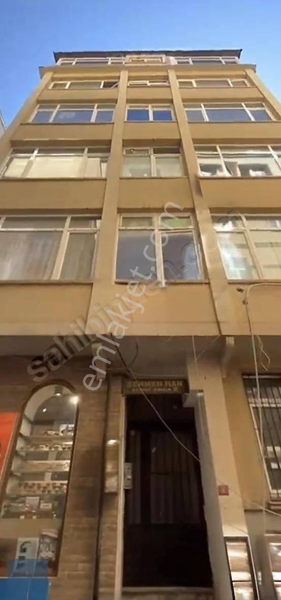 Beyoğlu Galata'da Bankalar Caddesine Komşu Kiracılı Ofis Katı - Görsel 2