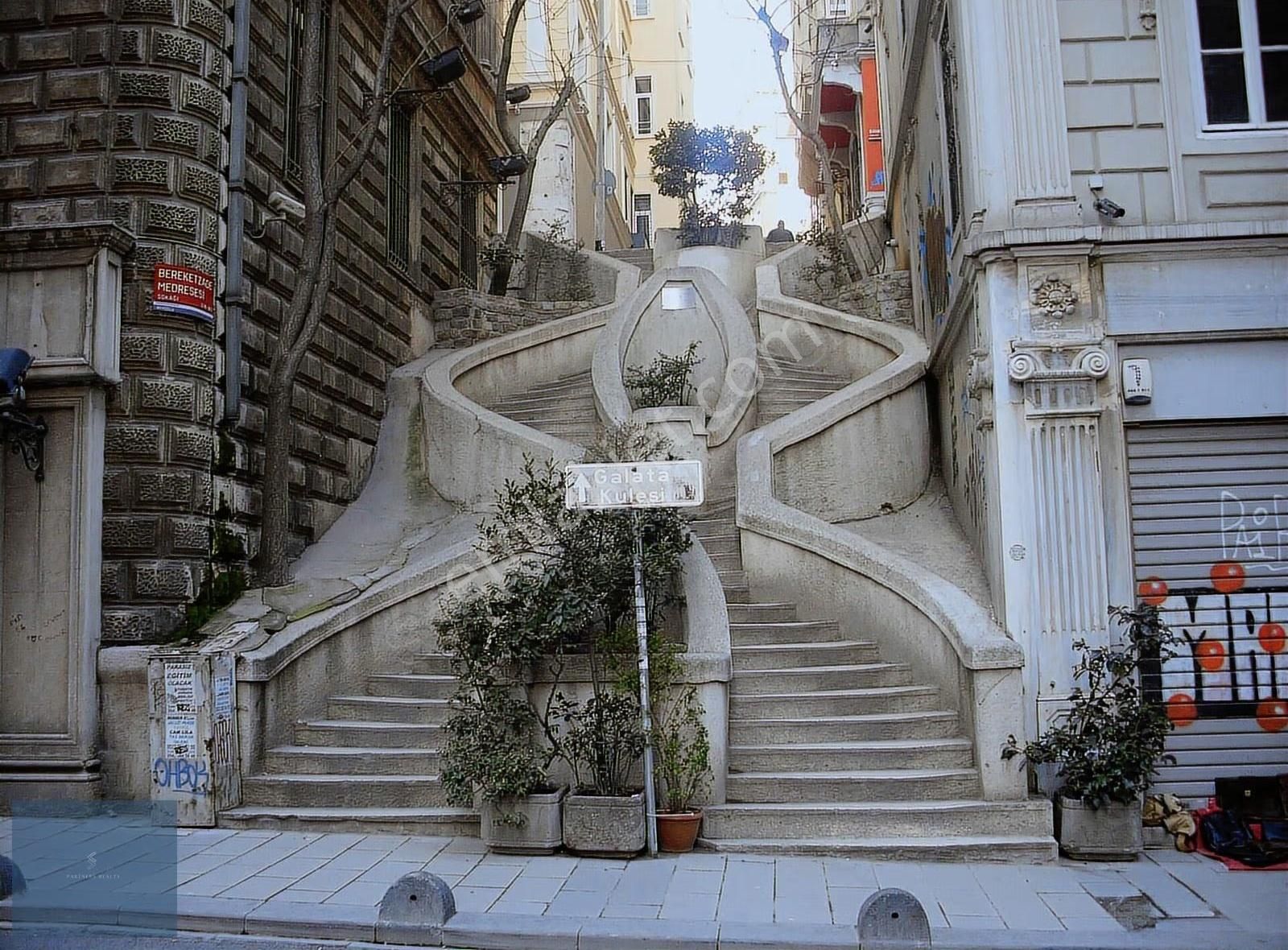 Beyoğlu Galata'da Bankalar Caddesine Komşu Kiracılı Ofis Katı - Görsel 4