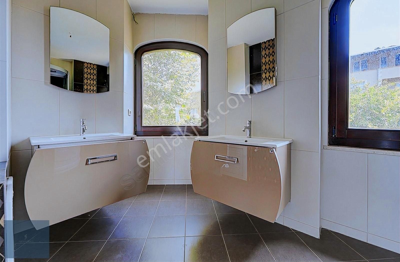 Çamlıca'nın En Özel Sitesinde Eşsiz Müstakil Kiralık Villa - Görsel 10