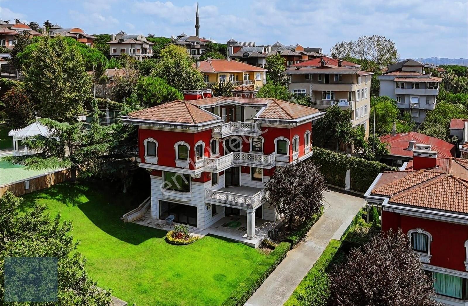 Çamlıca'nın En Özel Sitesinde Eşsiz Müstakil Kiralık Villa