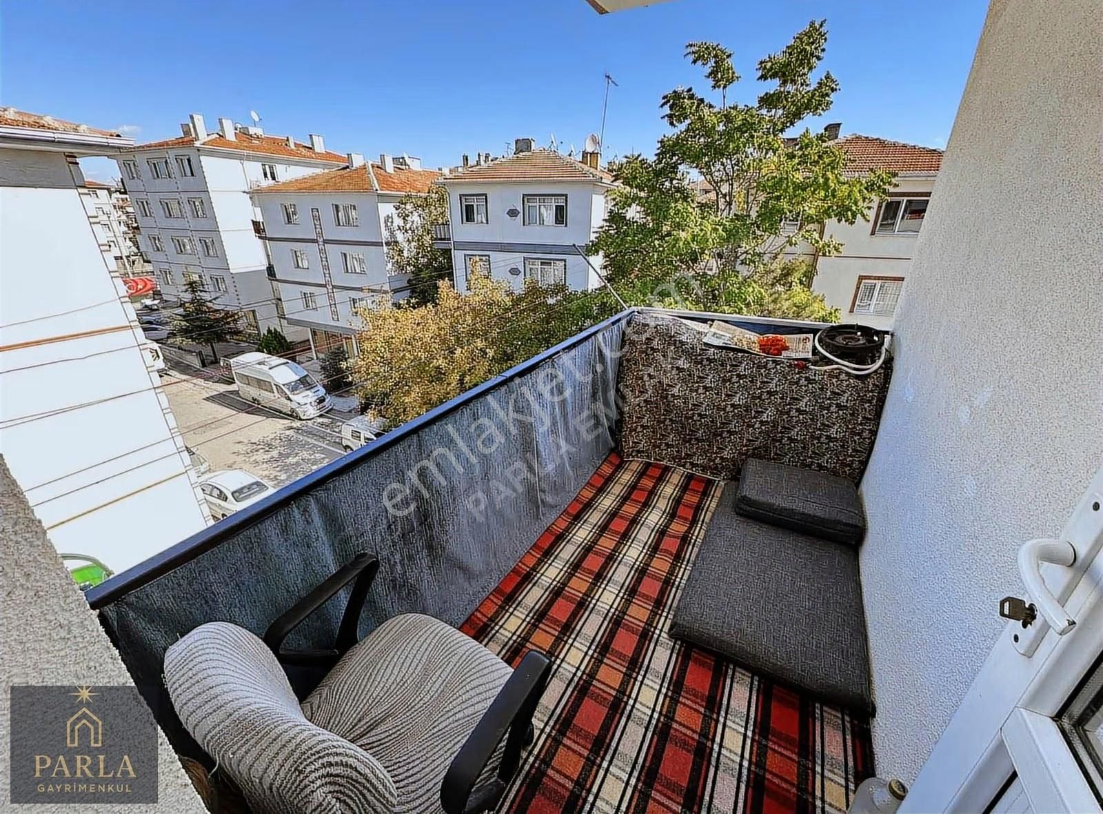 Parla Emlak'tan Mareşal Çakmak Mah. 3+1/3.kat/100m2 - Görsel 2