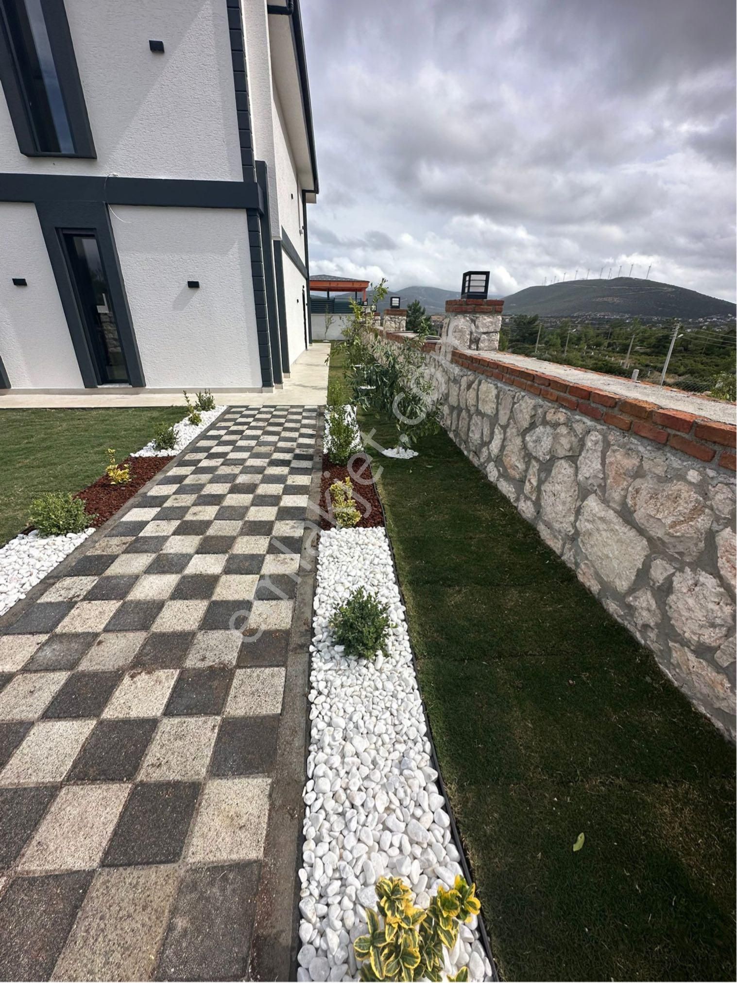 Didim Seyrantepe’de 601 M2 Lik Arsaya Oturmuş Havuzlu Dev Villa - Görsel 3