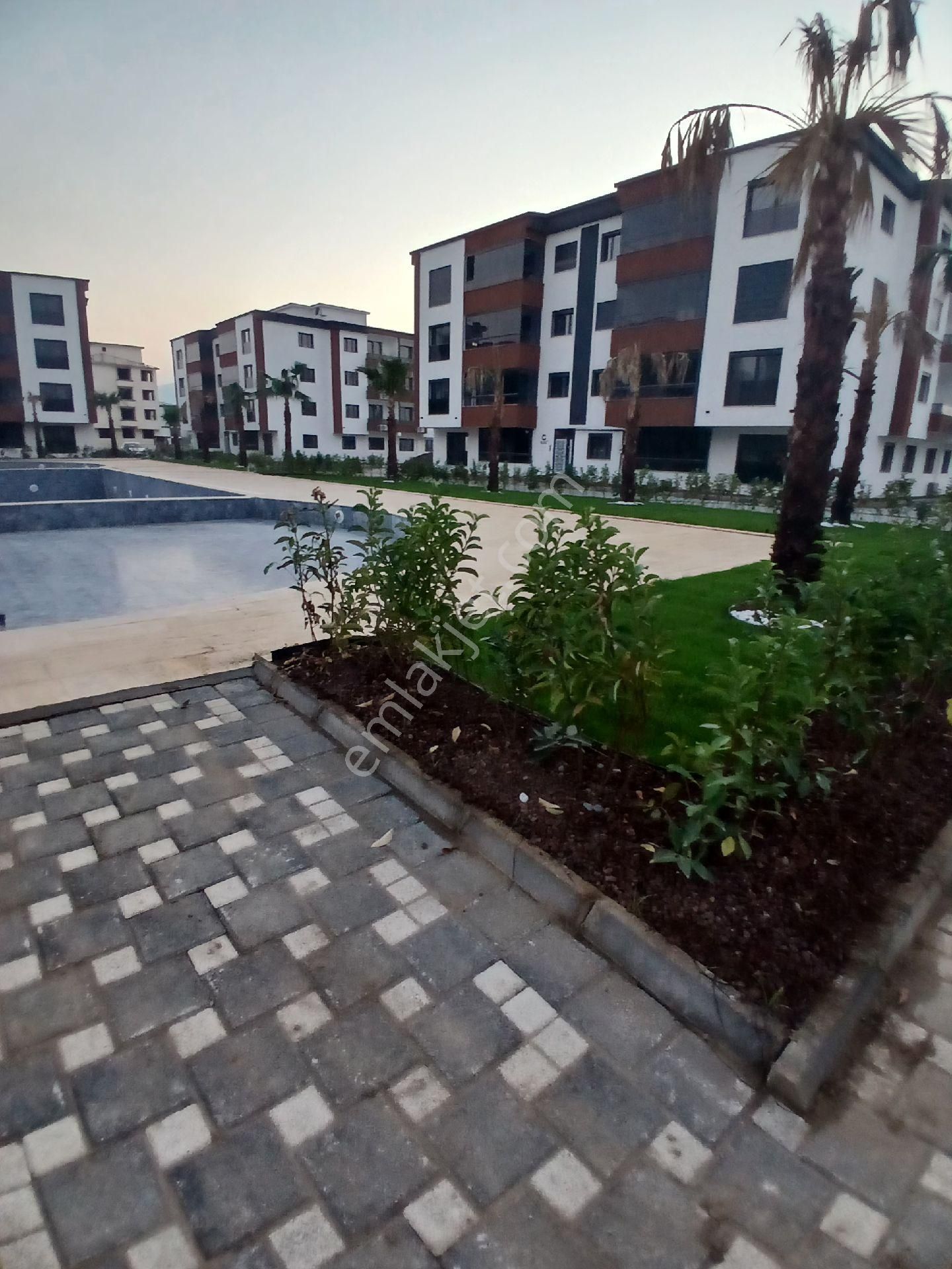 İzmir Torbalı Muratbey Mahallesinde 3+1 Sıfır Havuzlu Sitede Satılık Daire - Görsel 2