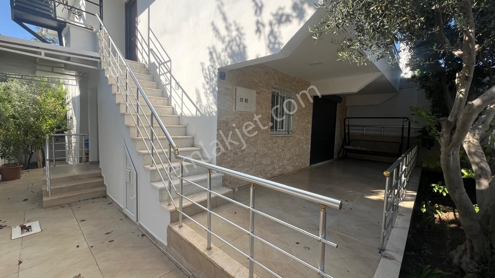 Didim De 240 M2 Arsa İçinde 4+2 Tam Müstakil Ev - Görsel 3