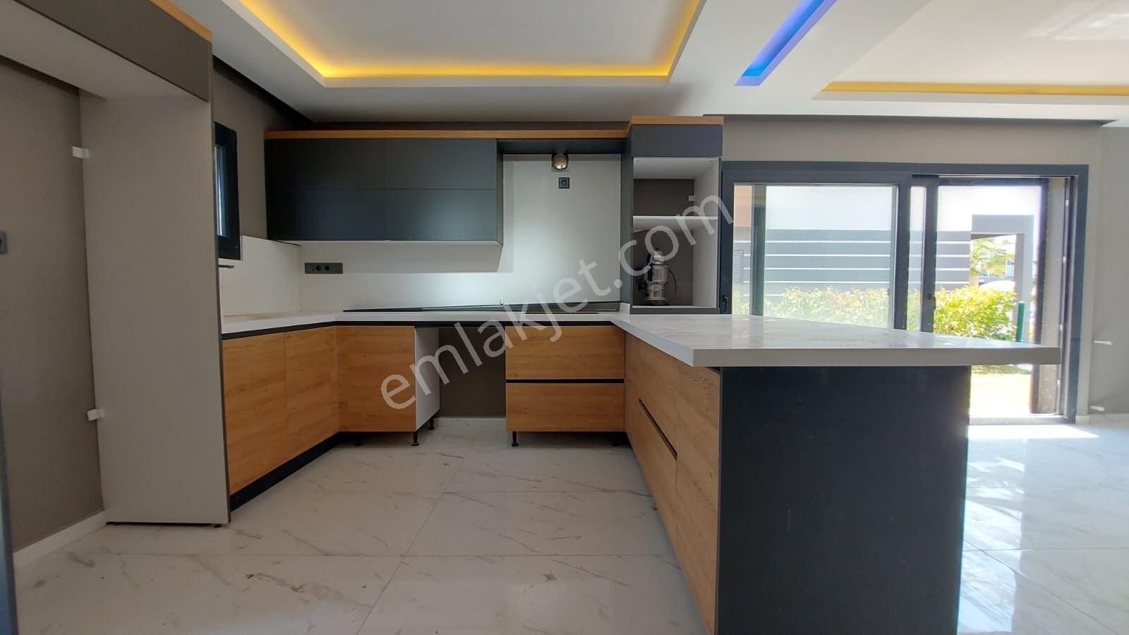 Elit Ada'dan Karaova Mahallesinde Havuzlu Sitede 3+1 Yazlık - Görsel 22