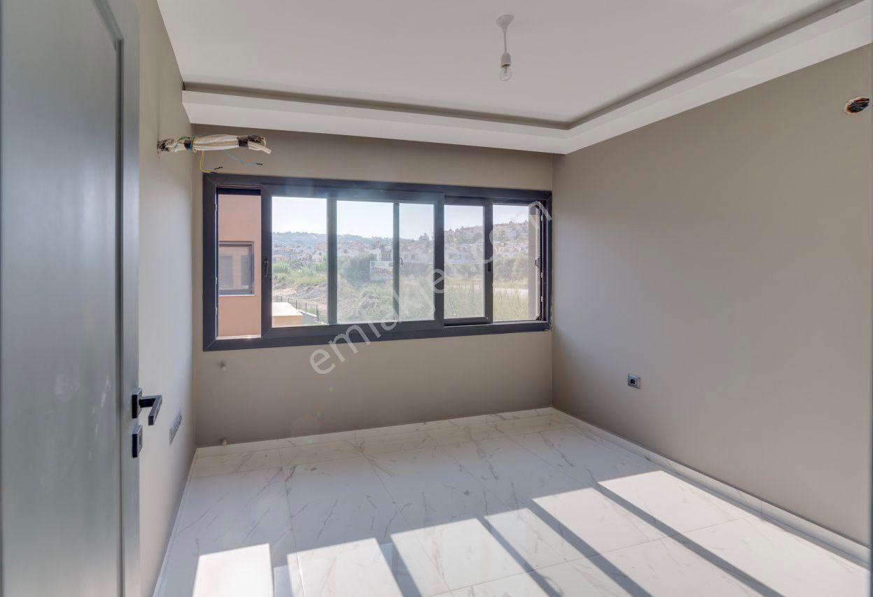 Elit Ada'dan Karaova Mahallesinde Havuzlu Sitede 3+1 Yazlık - Görsel 15