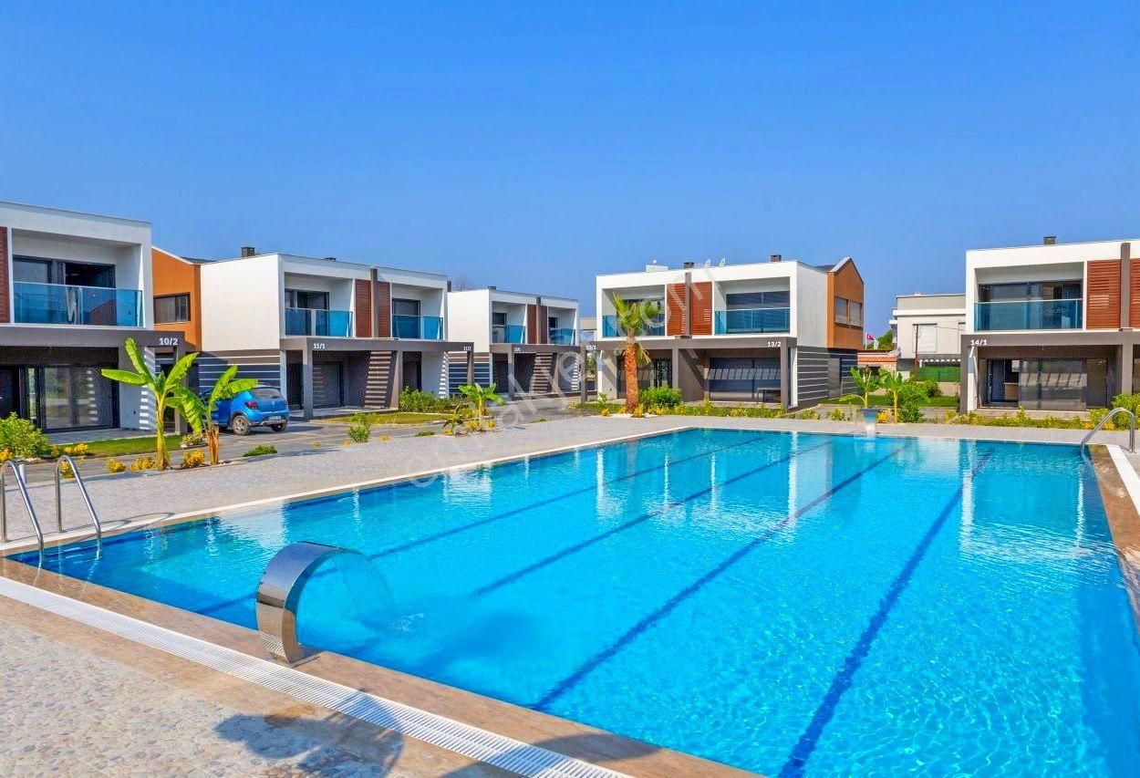 Elit Ada'dan Karaova Mahallesinde Havuzlu Sitede 3+1 Yazlık