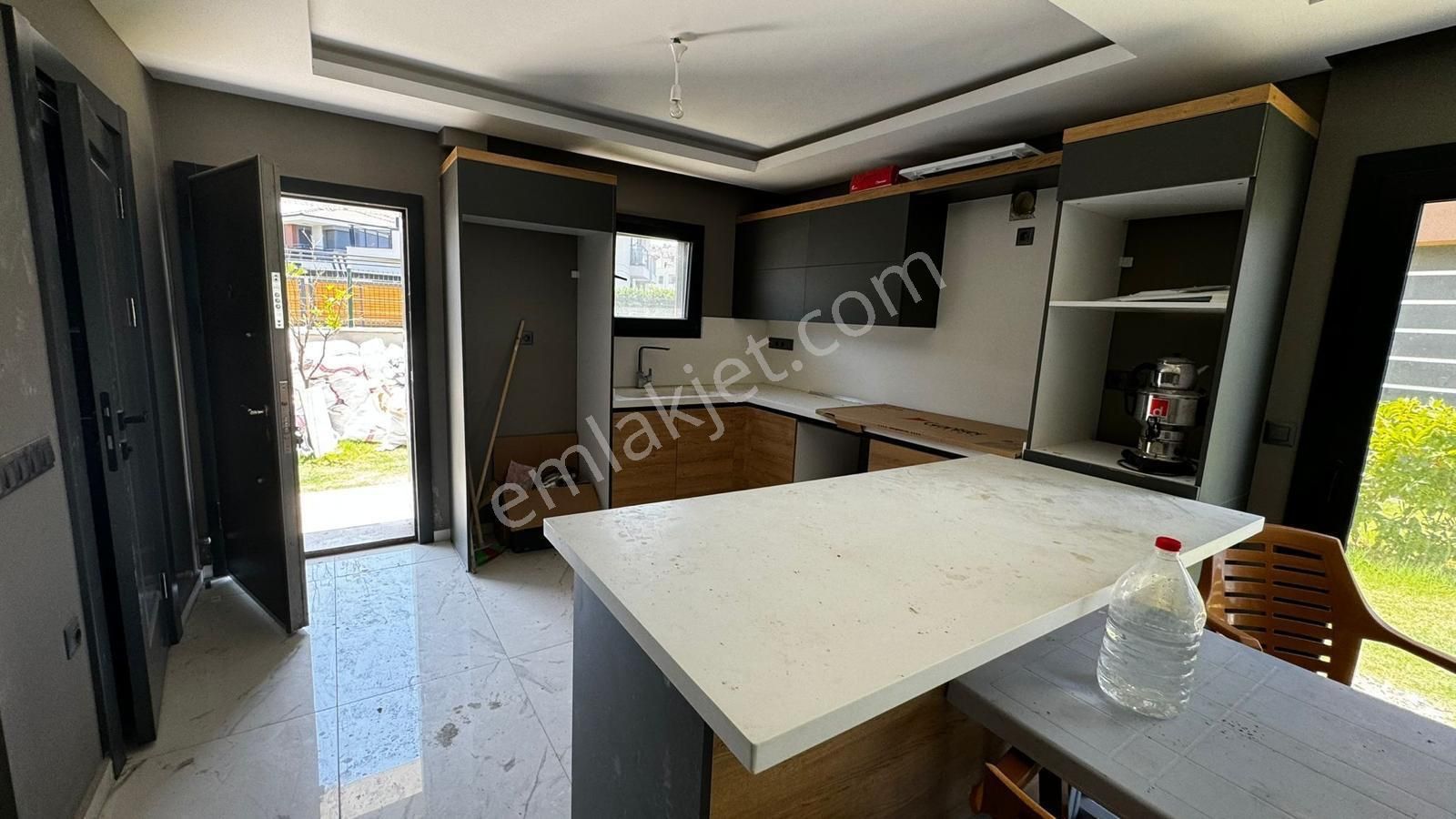 Elit Ada'dan Karaova Mahallesinde Havuzlu Sitede 3+1 Yazlık - Görsel 13