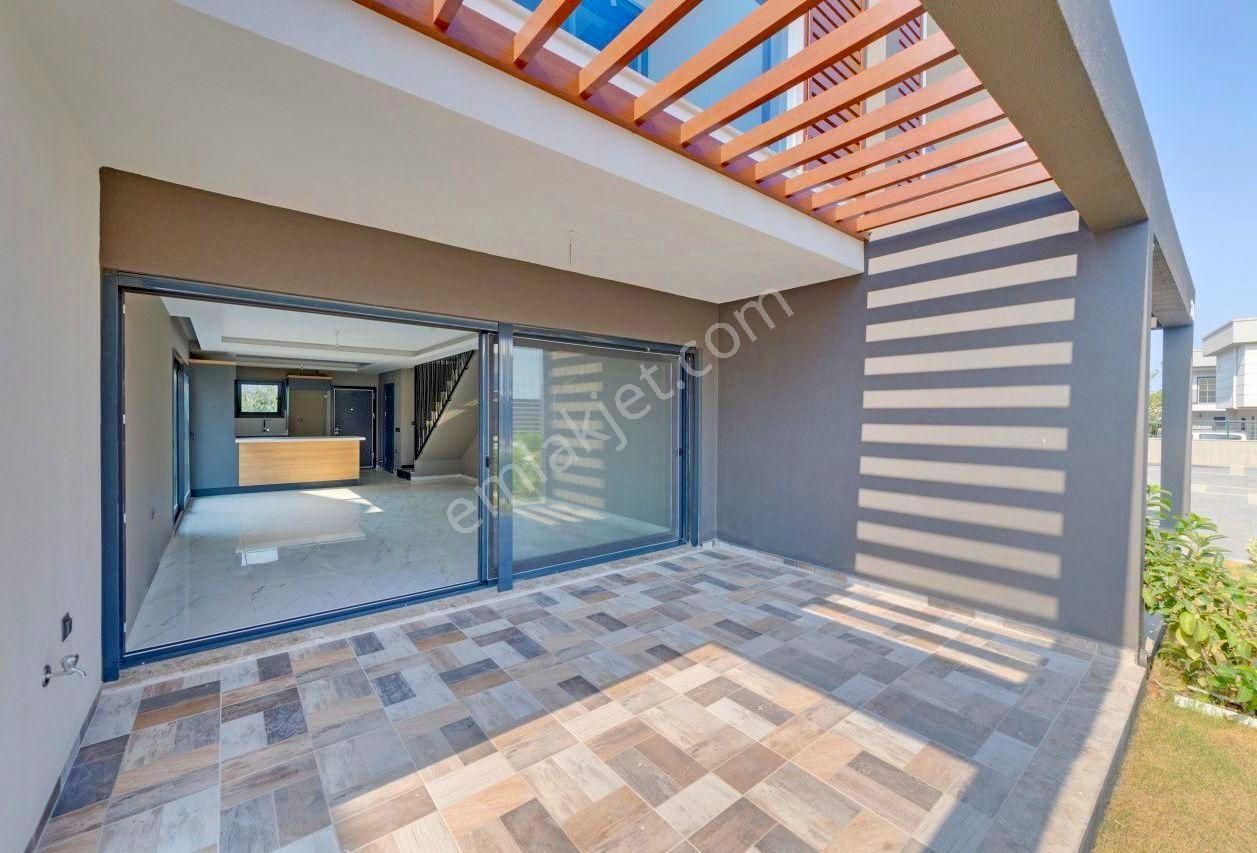 Elit Ada'dan Karaova Mahallesinde Havuzlu Sitede 3+1 Yazlık - Görsel 11