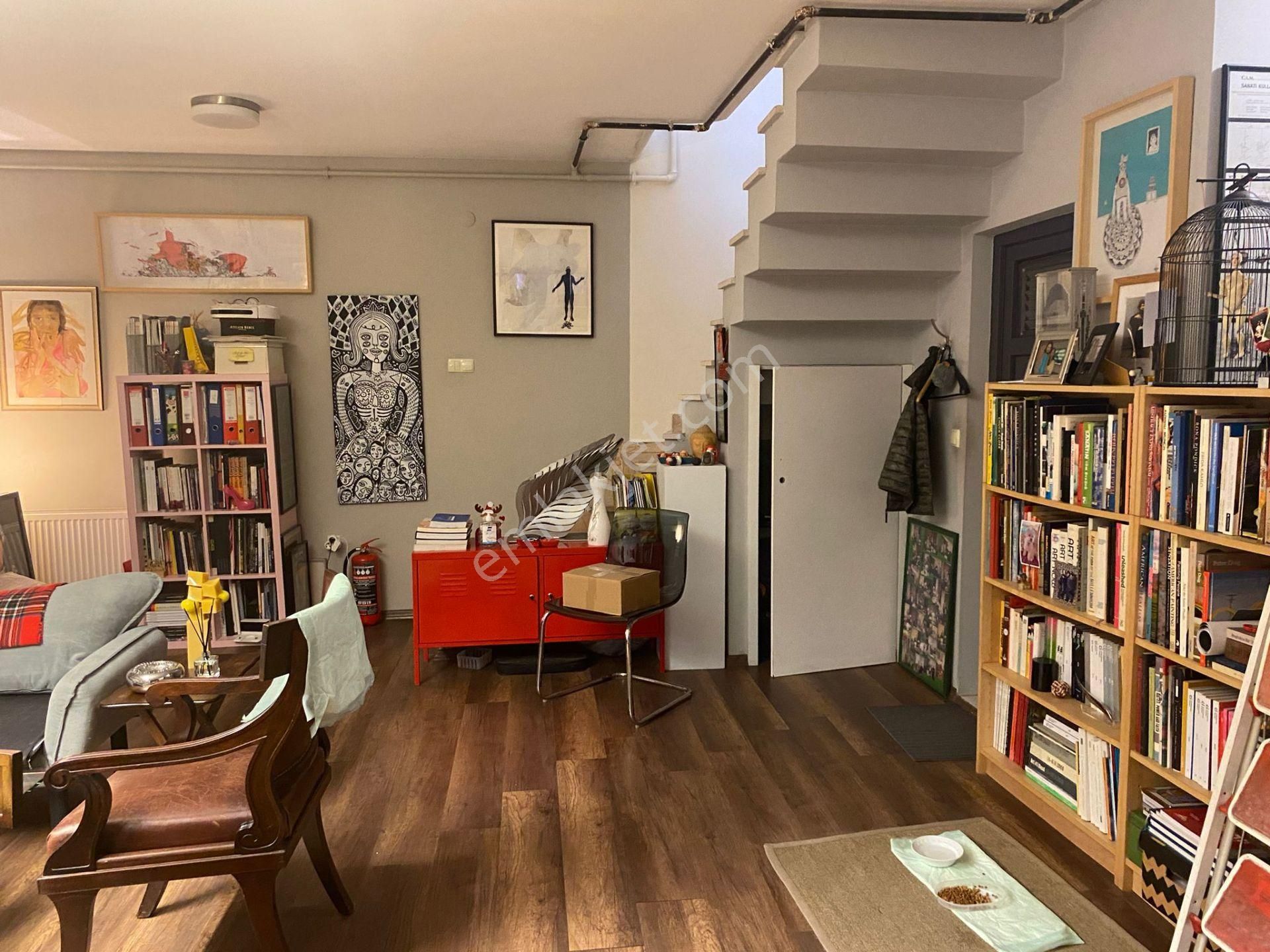 Beyoğlu Çukurcuma Da Bir Çok İş Koluna Uygun Satılık Dükkan - Görsel 11