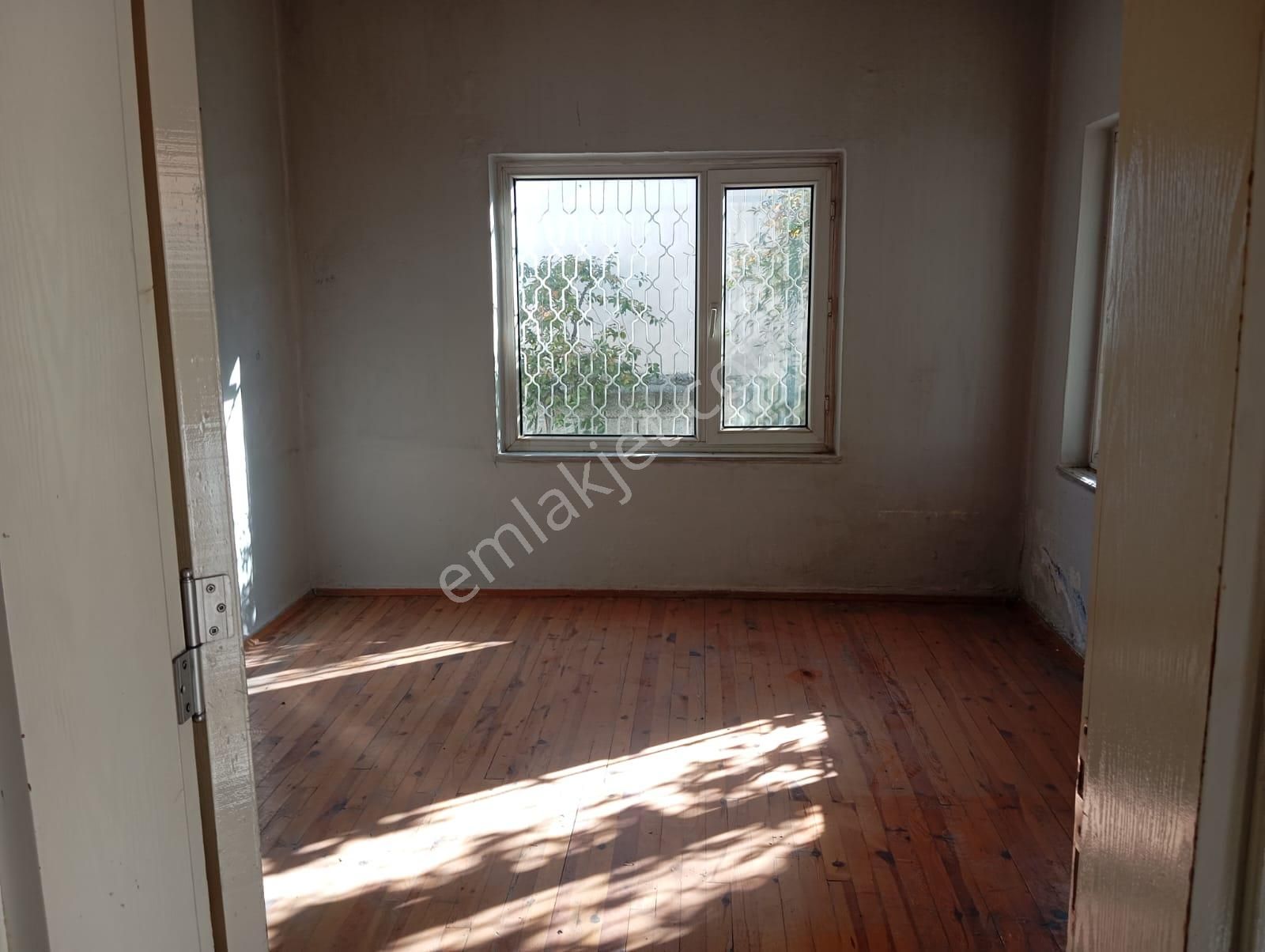 Thor'dan Satılık Gülbahçe Mahallesi'nde Pazara Yakın Müstakil Ev - Görsel 26