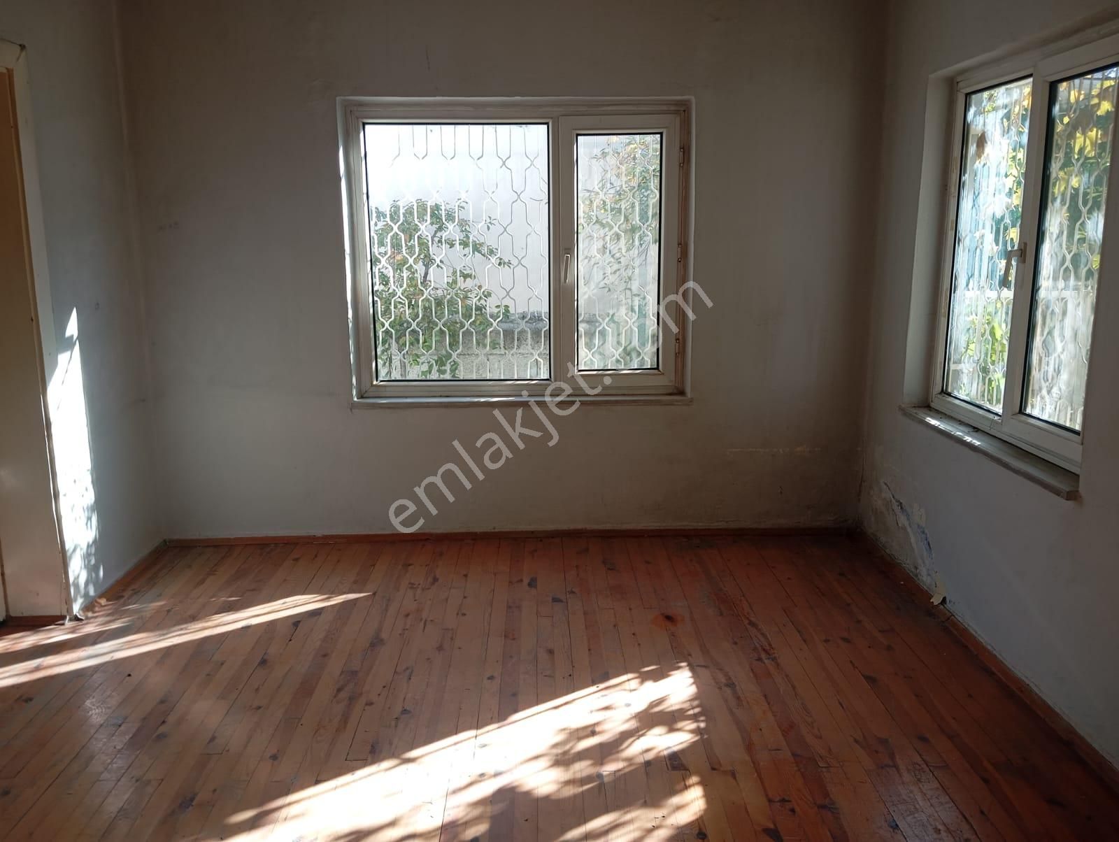 Thor'dan Satılık Gülbahçe Mahallesi'nde Pazara Yakın Müstakil Ev - Görsel 25