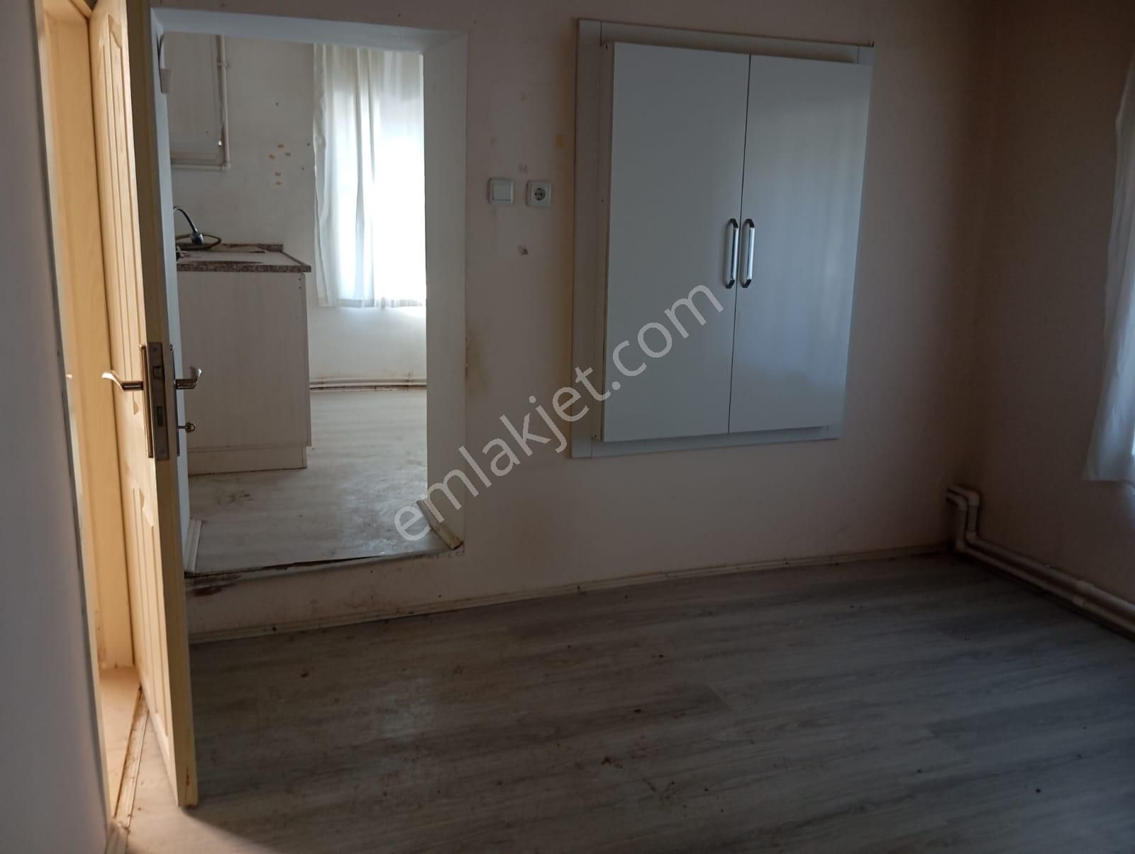 Thor'dan Satılık Gülbahçe Mahallesi'nde Pazara Yakın Müstakil Ev - Görsel 14