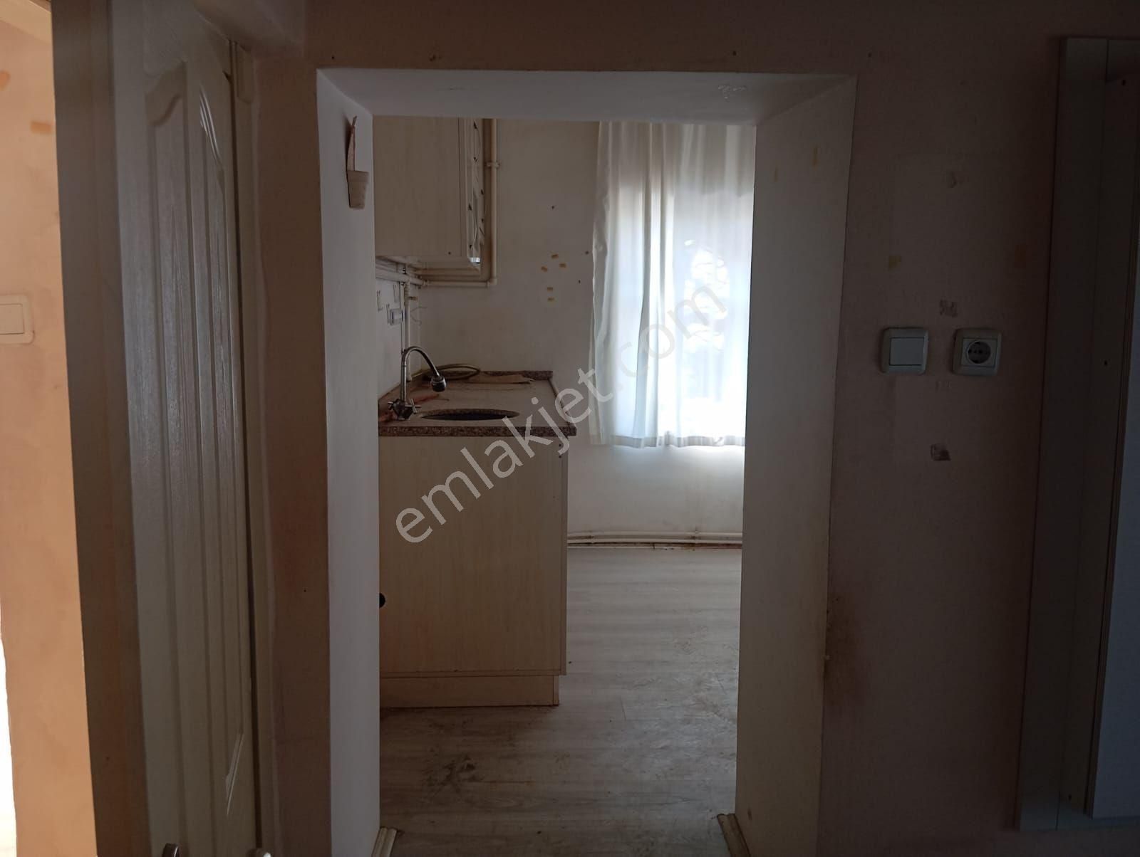 Thor'dan Satılık Gülbahçe Mahallesi'nde Pazara Yakın Müstakil Ev - Görsel 12