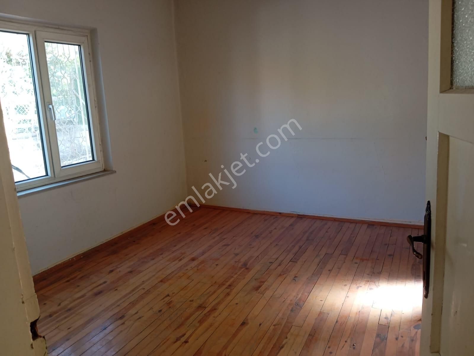 Thor'dan Satılık Gülbahçe Mahallesi'nde Pazara Yakın Müstakil Ev - Görsel 23