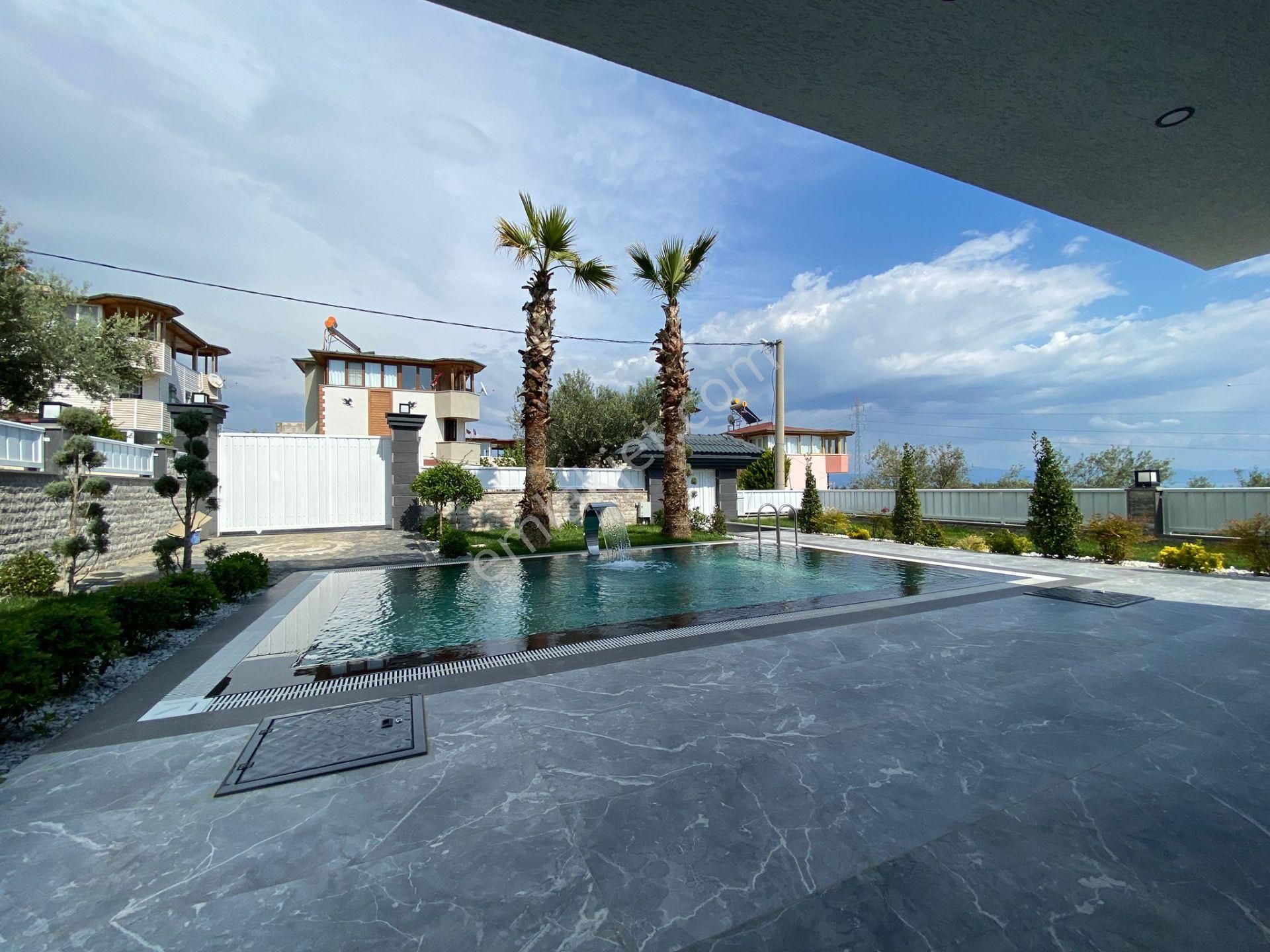 Altınolukda Zarif Yaşam Alanı Modern Tasarımlı Havuzlu 4+1 Villa - Görsel 14