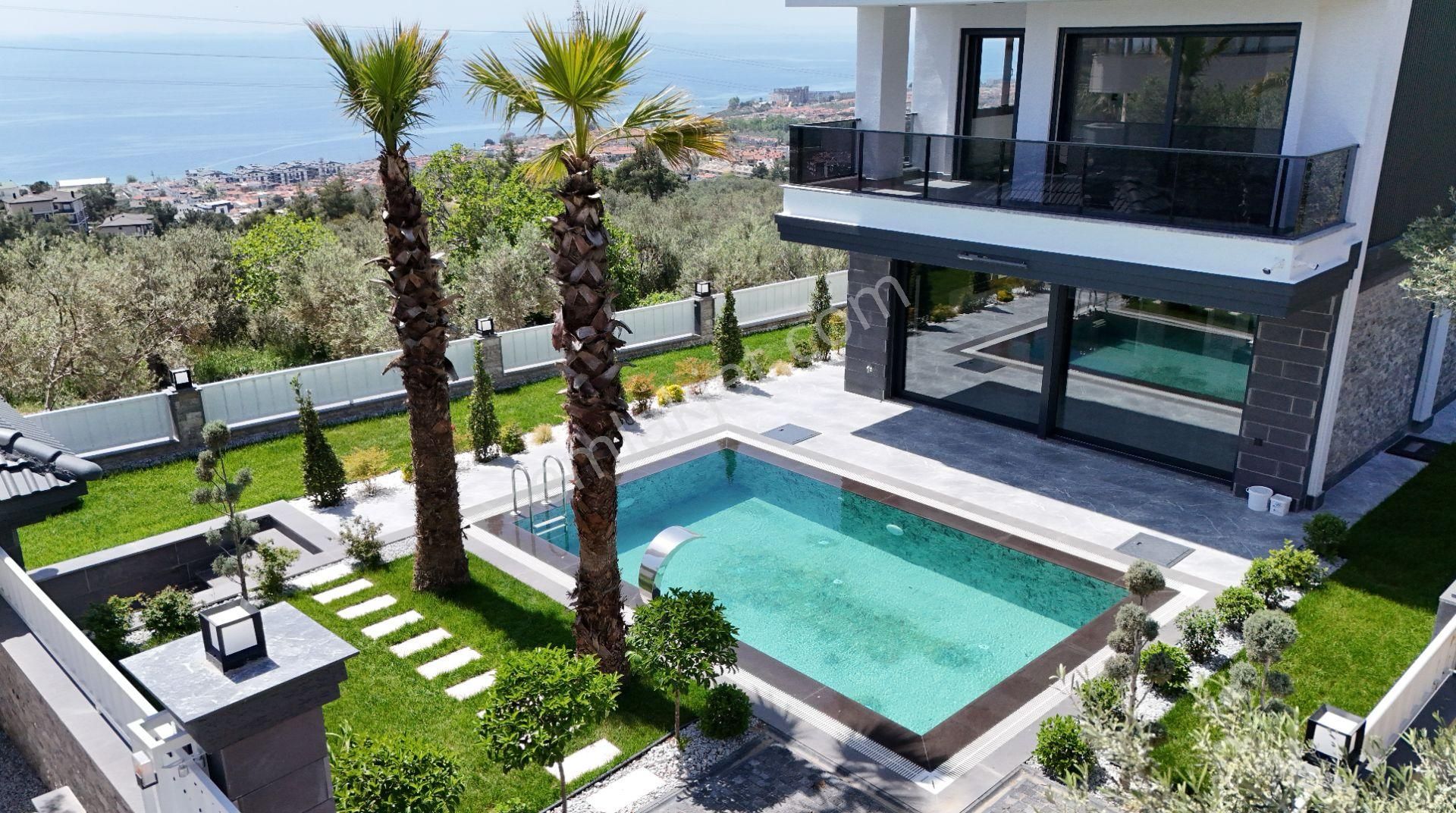 Altınolukda Zarif Yaşam Alanı Modern Tasarımlı Havuzlu 4+1 Villa - Görsel 3