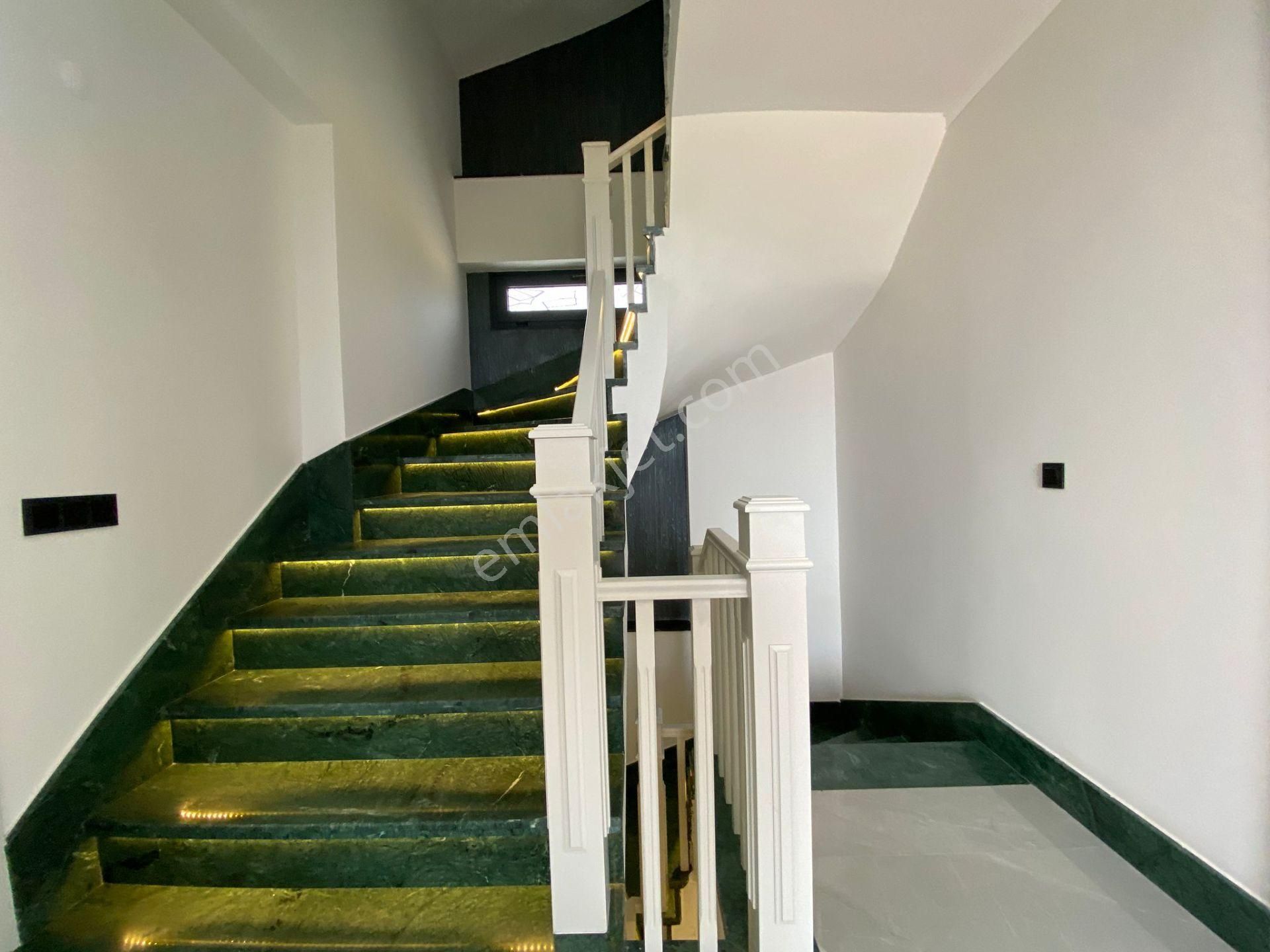 Altınolukda Zarif Yaşam Alanı Modern Tasarımlı Havuzlu 4+1 Villa - Görsel 31