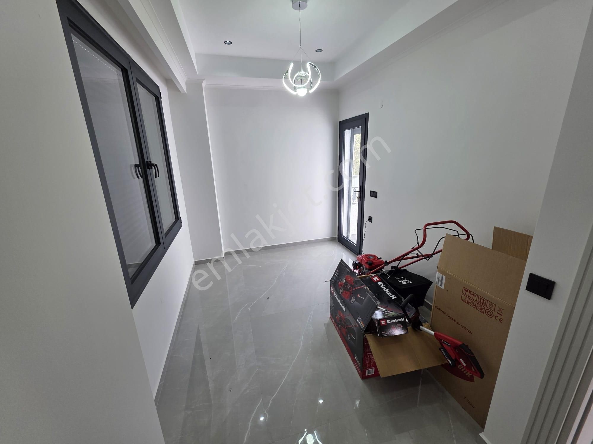 Altınolukda Zarif Yaşam Alanı Modern Tasarımlı Havuzlu 4+1 Villa - Görsel 11