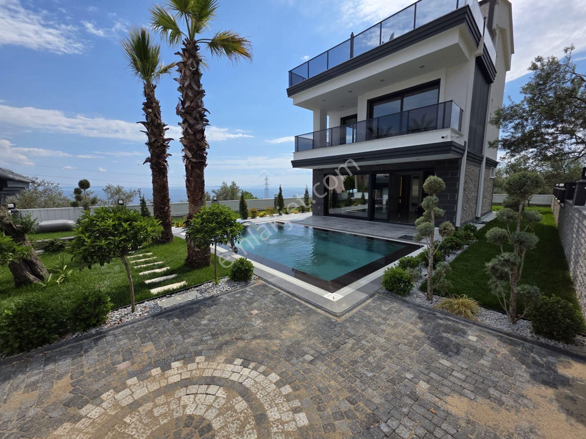 Altınolukda Zarif Yaşam Alanı Modern Tasarımlı Havuzlu 4+1 Villa - Görsel 12