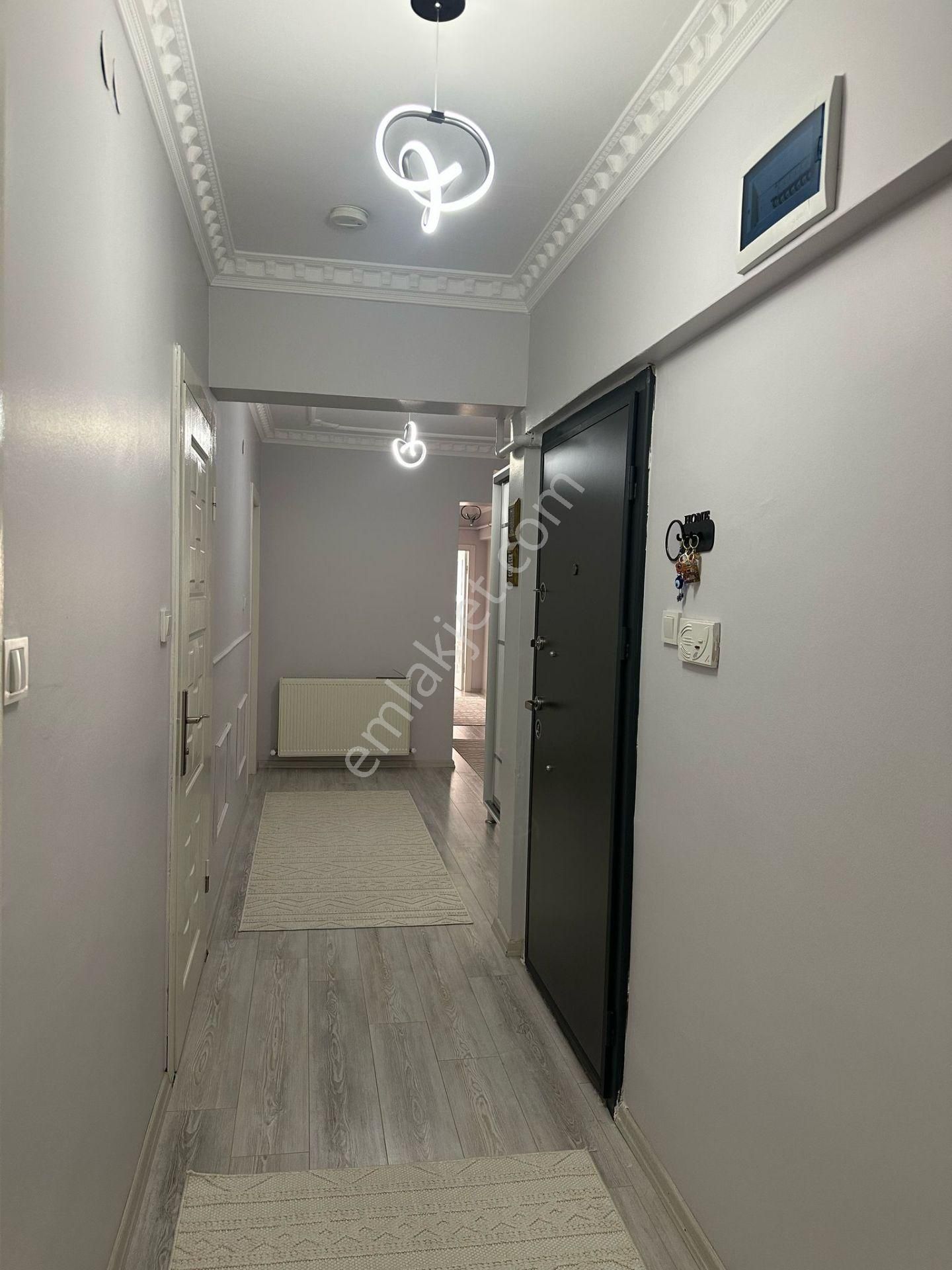 Karapürçek'te Asansörlü Ebeveyn Banyolu 3+1 Ara Katta Satılık Daire !! - Görsel 14