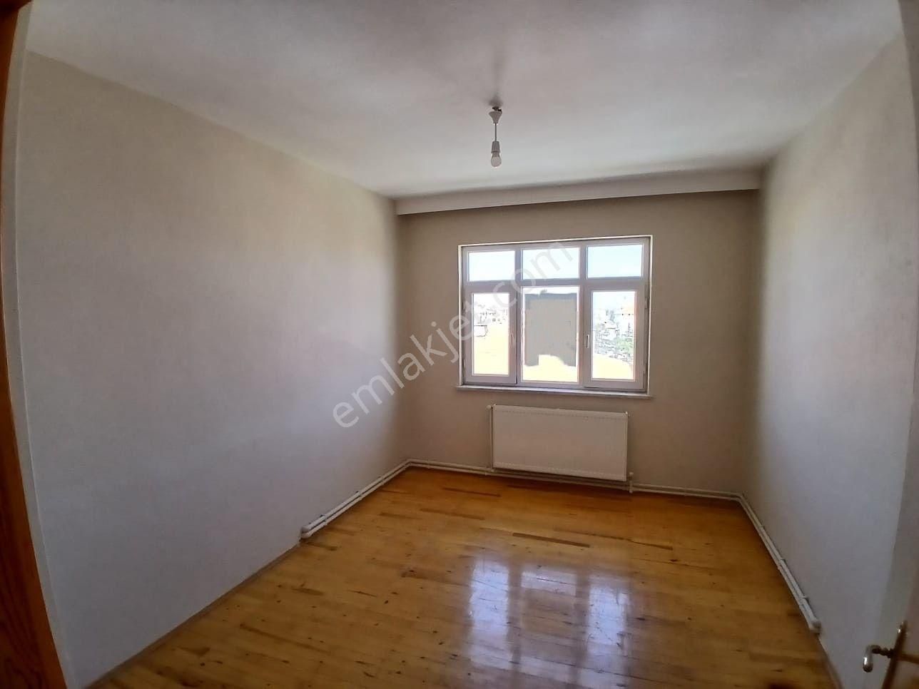 Akçay Emlak'tan Akşehir Perşembe Pazarı Altında Ara Kat Kiralık 3+1 Daire - Görsel 12