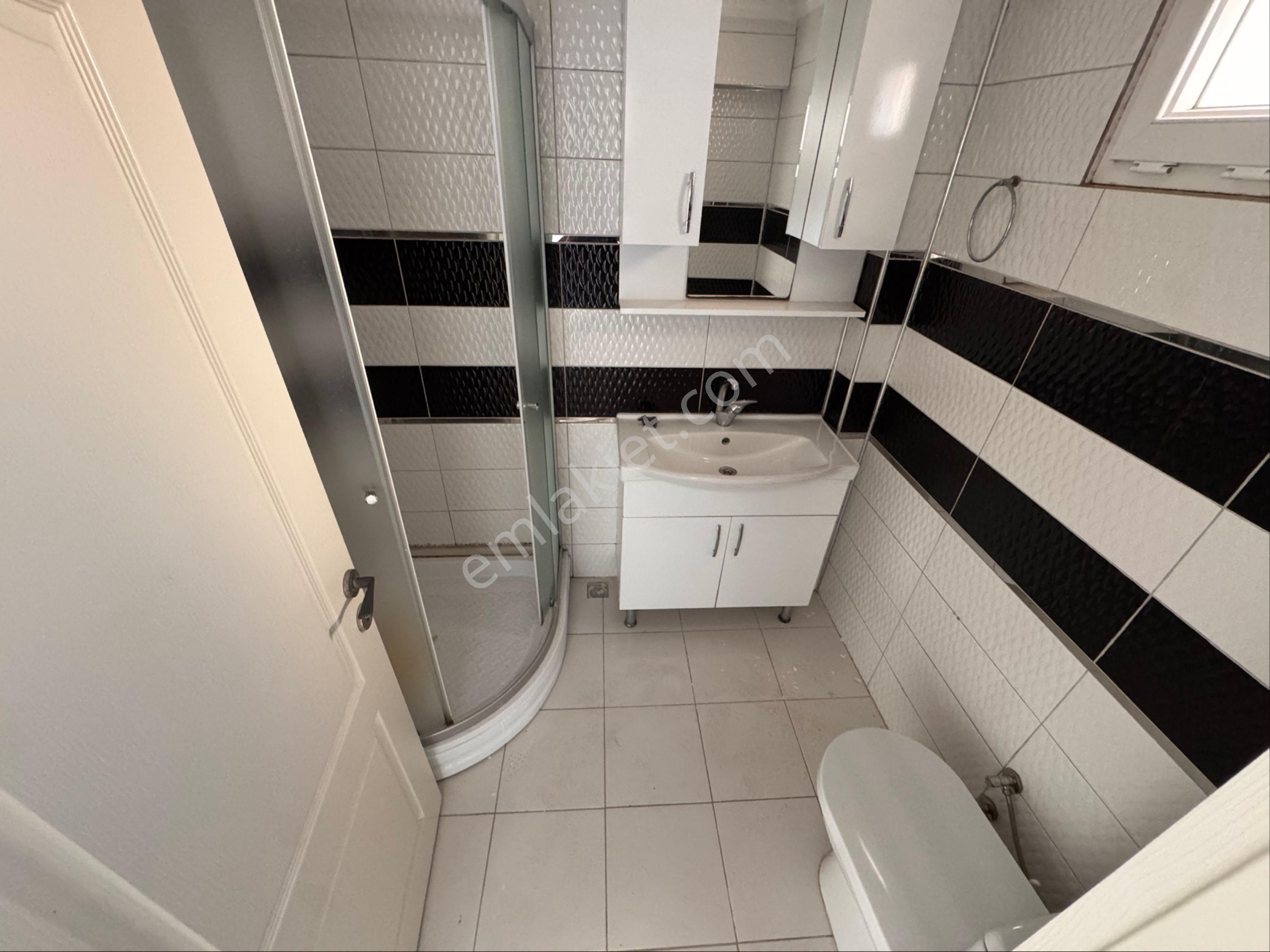 Pera'dan Çankaya Göçmen Konutlarında Kiralık Ara Kat 2+1 Daire - Görsel 13